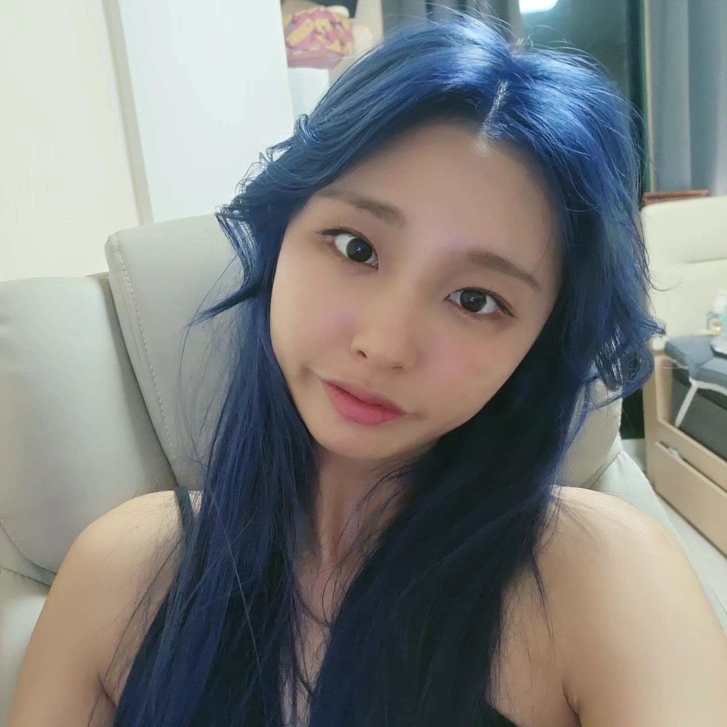 네 다음 머리에요🥰🥰 윈썸헤어에서 완료🥰🥰🥰
#청주#청주미용실#청주미용실추천#탈색#염색#블루#코발트블루#청주염색#청주탈색#좋아요#Dm