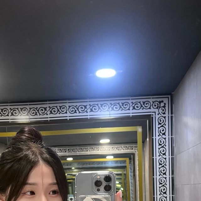 혜인 on Instagram: "#광고 💌[샤론6] 아이폰 맥세이프 투명 케이스 + 아크릴톡 + 카드지갑 #광고#아이폰케이스#샤론6#맥세이프케이스#맥세이프그립톡#맥세이프카드지갑#맥세이프투명케이스#맥