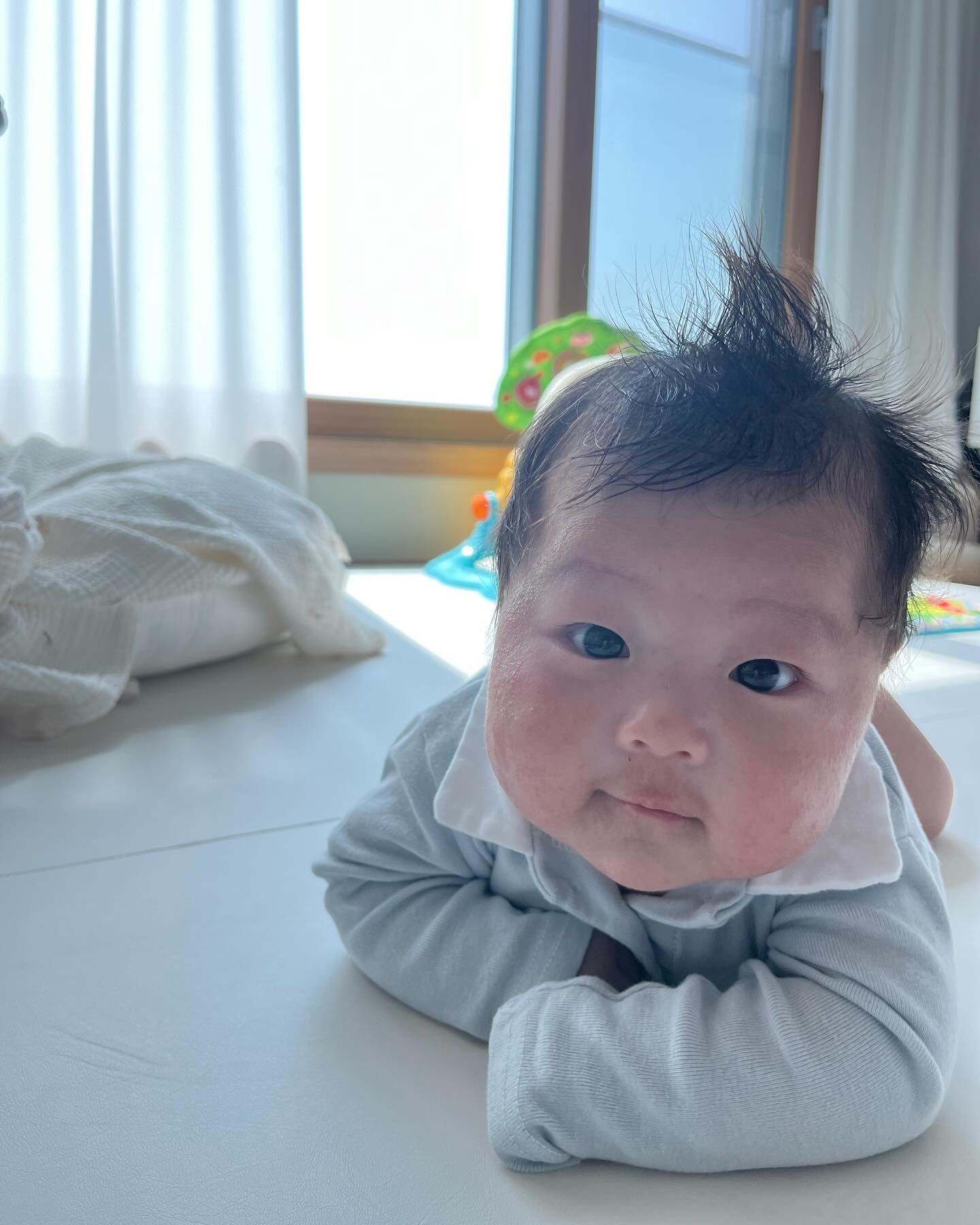 헤헿🤨💕 터미타임은 껌이징~👶🏻👶🏻
날로날로 이뻐지는 뽀숑📸