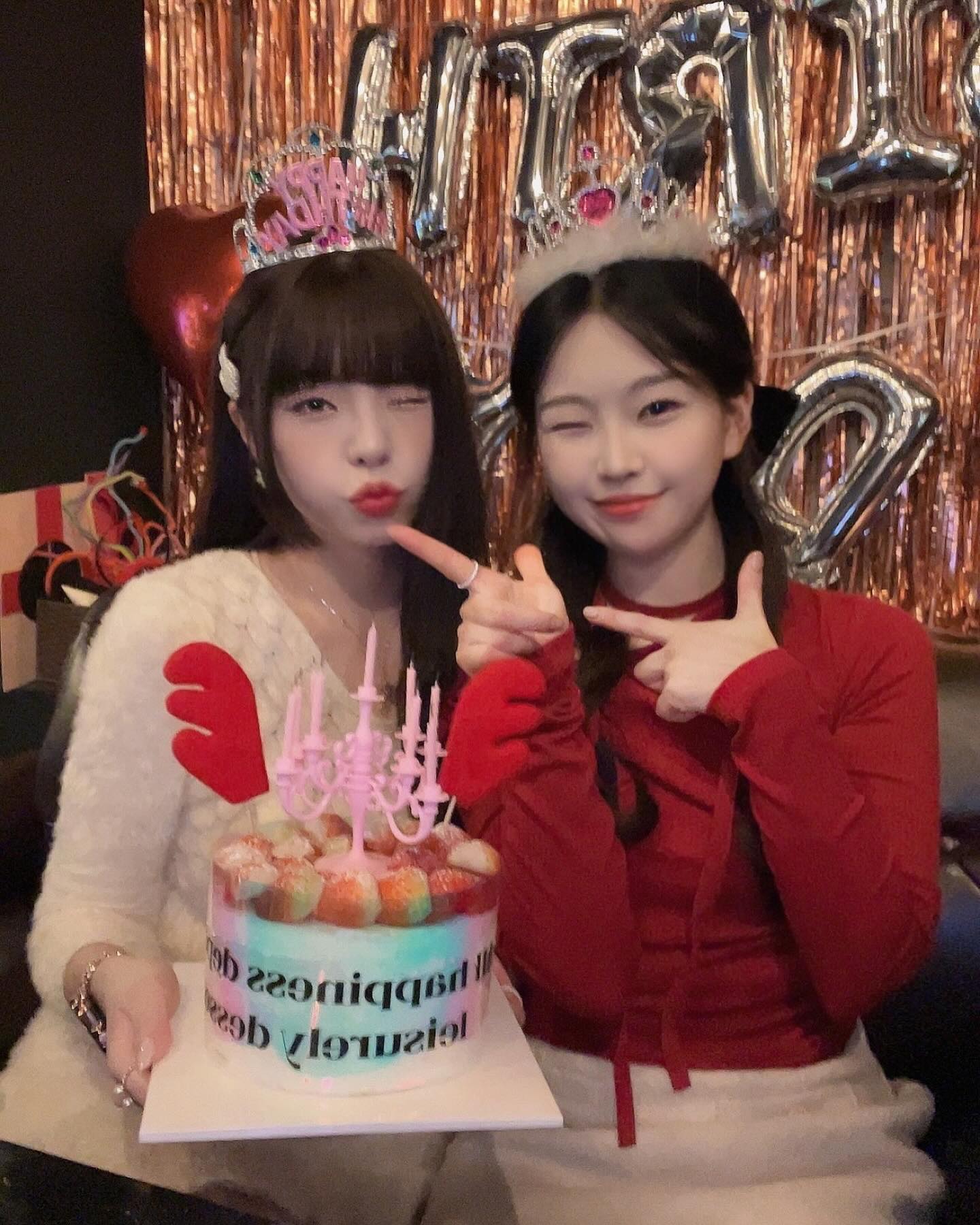 HBD 주인공은 여기😘🎉✨
#공주의생일👸🏻👑🩷#생일아직안끝났다 ~