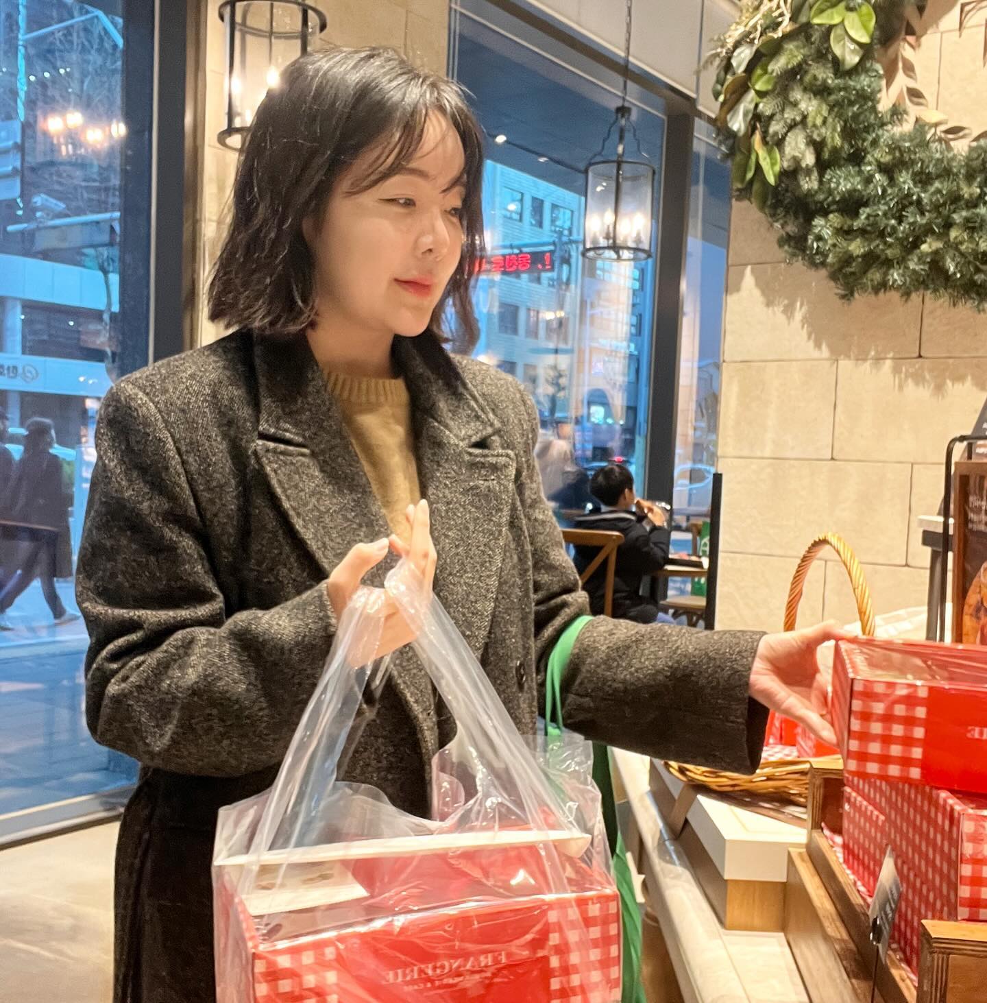 🍎🍏

frangerie_official 

한번 먹어보고 또 먹고 싶었던 프랑제리
서면에 있었네?

#시민공원 #프랑제리 #사과빵