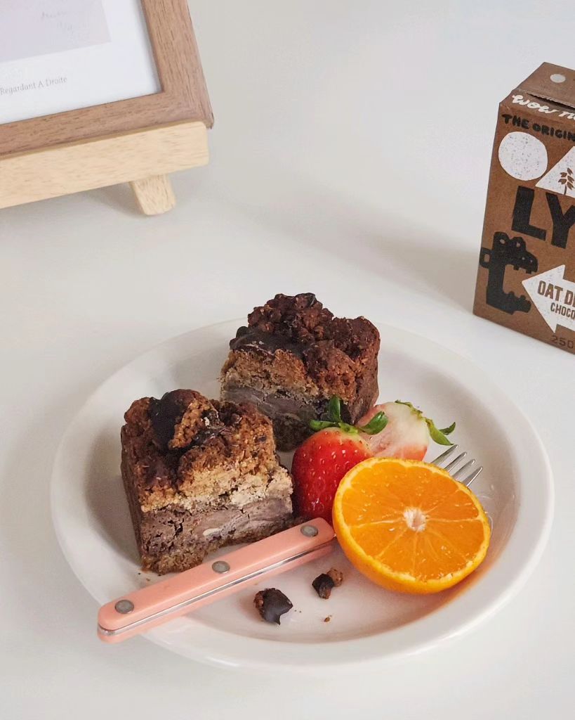 ☕️ 🍫 

‧#도야팡 #와일드바디크럼블 (doya_pang) 

커피향, 맛 진하게 나는🤎 딱 이름값 그 잡채인 크럼블! 도야팡에서 최애는 
크럼핀 라인이지만, 크럼블도 한번씩 먹어줘야 하그등여🤤💭 오늘도 도야팡
배송오는 날이니! 올려보는 #도야팡크럼블 🫶🏻

오틀리 초코맛으로 달달 초코 수혈까지 완벽했다! 🙆‍♀️ 

-