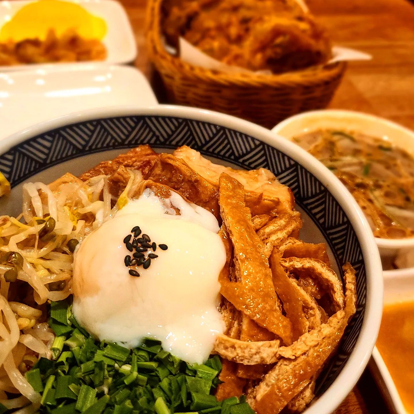 수림식당 동파육덮밥🍚🍲
가지만두랑 조지기ㅣㅣㅣ!!!!존맛탱😃

#수영역맛집 #부산덮밥 #음식스타그램
#ffff #좋반 #좋아요 #맞팔환영 #food  #동파육덮밥 #동파육맛집 #수림식당 #부산맛집 #저녁메뉴 #가지만두🍆 #탄탄면 #탄탄멘 #daily #야식추천 #일상스타그램 #야식스타그램