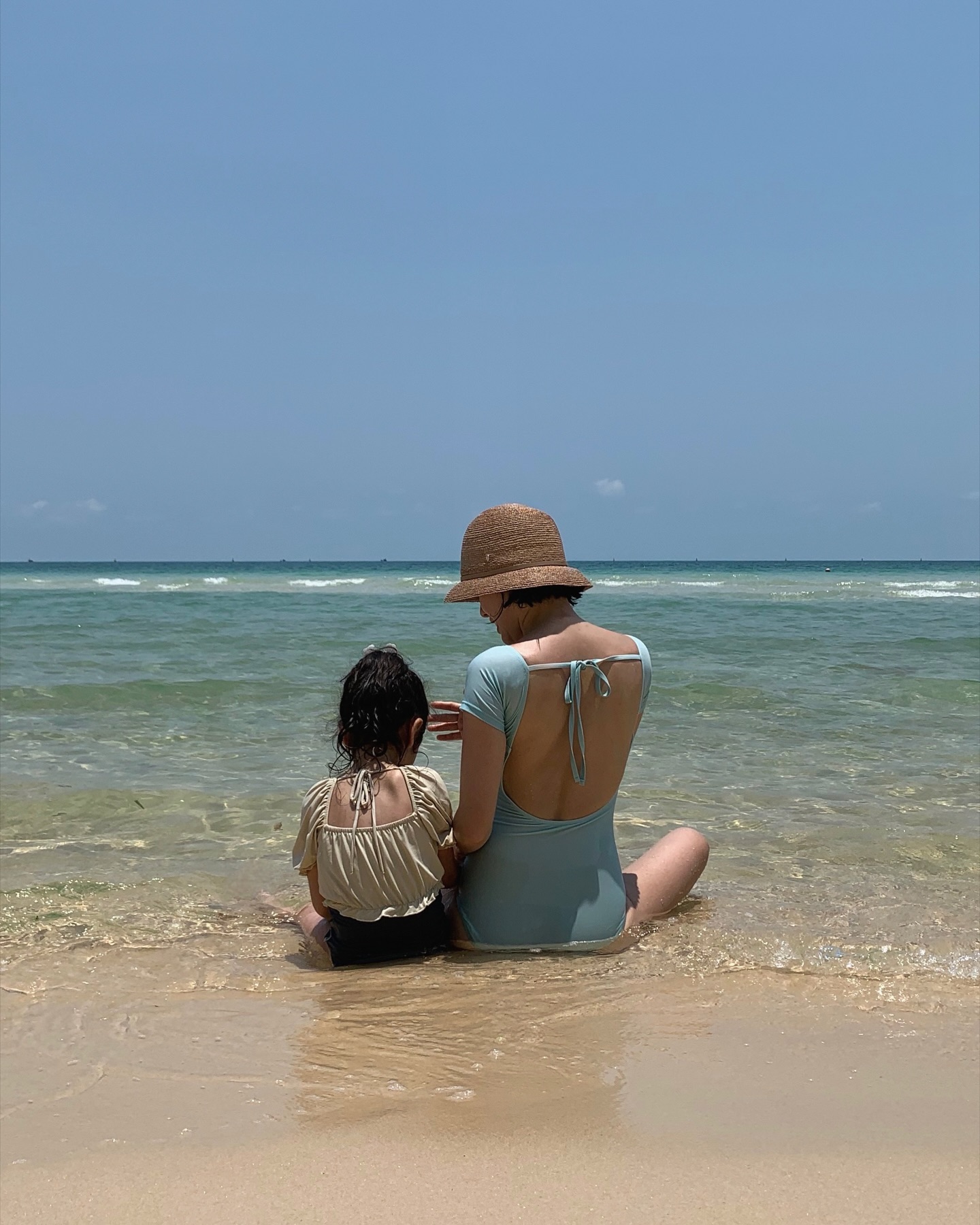 #khembeach 

육퇴후 사진뒤적거리기
예쁜 사진이 너무 많으다 

저 날 이후 나는 그냥 
#웜톤아니고흙톤
#세령이네_푸꾸옥