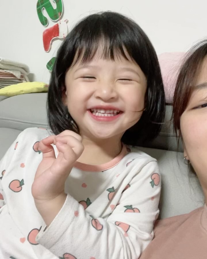 #연년생맘 #뽐투투남매
귀여운 아가들 모음ZIP ♥️♥️
이제 올해가 하루 남았다고 보면 되는데,, 
정말 빨리 흘러간 2023년, 아니 갈수록 빨리가는 삶.
동시에 내 복직도 실화냐 🫠