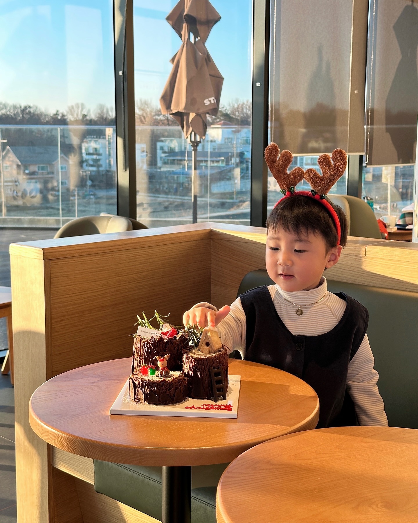 𝙈𝙚𝙧𝙧𝙮 𝘾𝙝𝙧𝙞𝙨𝙩𝙢𝙖𝙨 𝘿𝙖𝙢𝙝𝙤🎄

#네번째크리스마스 🌟