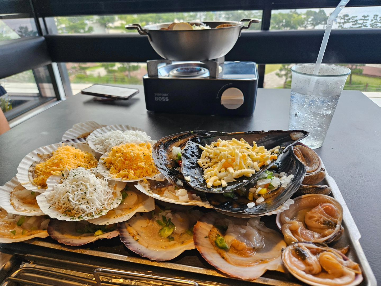 클램하우스 부산 ⛱️ 

완전 맛도리 조개구이집

물회에 조개탕 리코타치즈샐러드 콘치즈...

4인셋트 

전복대게장 볶음밥,해물라면추가

부산와서 찐맛도리💕💕

#클램하우스 
#부산맛집

#먹스타그램

#푸드스타그램 #존맛탱 #맛있다 #먹팔맞팔 #먹방 #맛스타그램 #맛집스타그램 #맛집탐방 #비주얼깡패 #음식스타그램 #핵존맛 #맛집추천 #먹방 #먹스타 #먹팔 #먹팔선팔