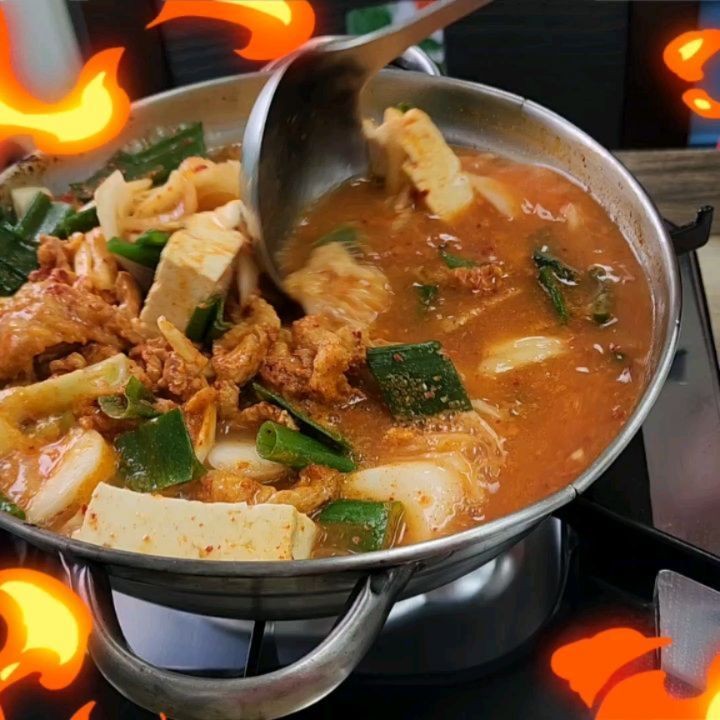 #맛집 #수원 #행궁동 #김치찌개 #수원24시 #한식 #백반 #경주기사식당 #일상 #경기도맛집 #셀카 #먹방 #mukbang #self #selfie #selca #instafood #foodie #ff #followforfollowback #hansik #breakfast #suwon