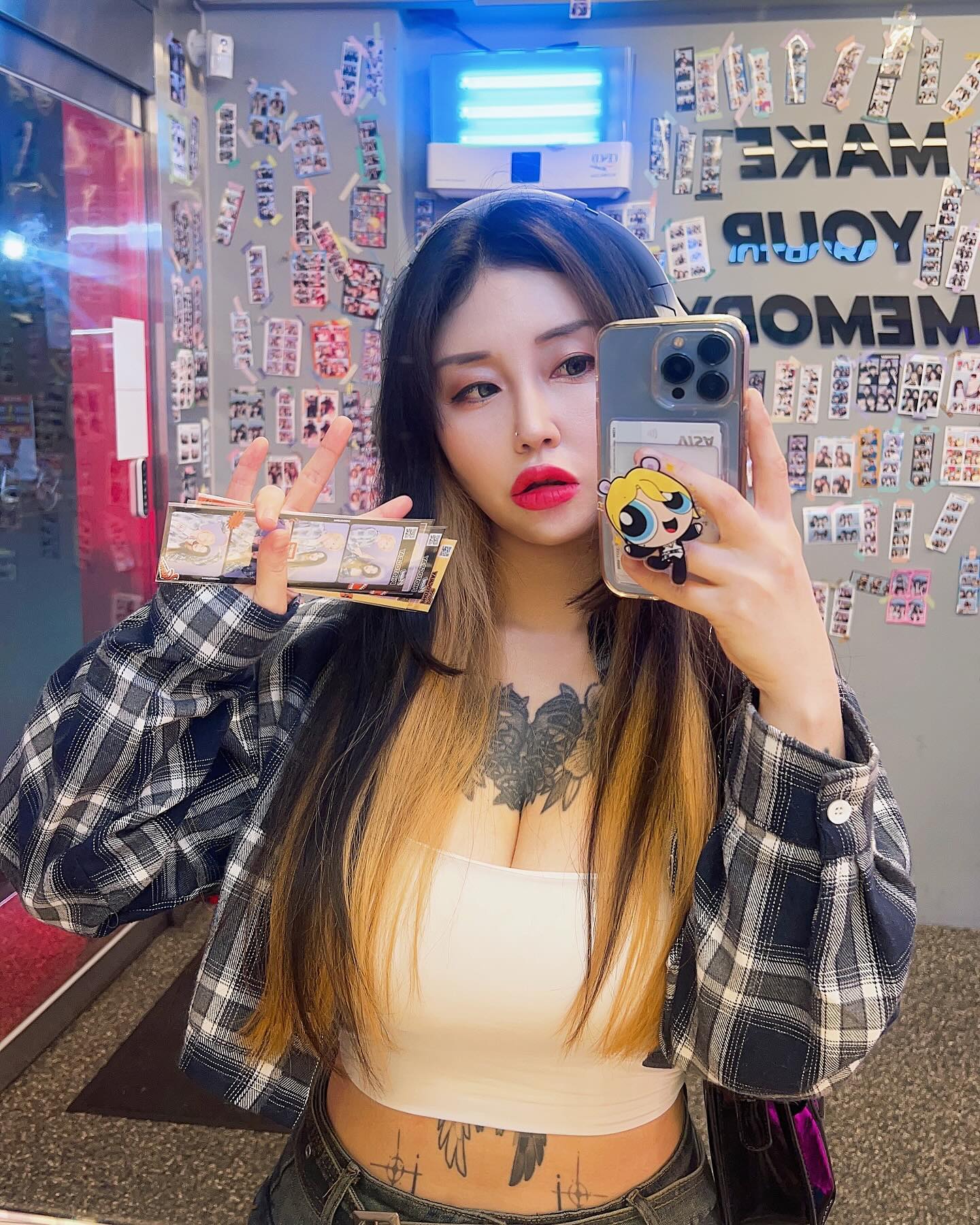 포토그레이 초점 계속 나가서 두번 찍었어여 ( ᵒ̴̶̷̥́ ·̫ ᵒ̴̶̷̣̥̀ )
사진 저장도 바로 안해서 시간 지나서 못함.. 구러니까 볼캡 저주세오...🥹 

#포토그레이 #플레이브 #포토그레이X플레이브 #Pump_Up_The_Photogray #plave