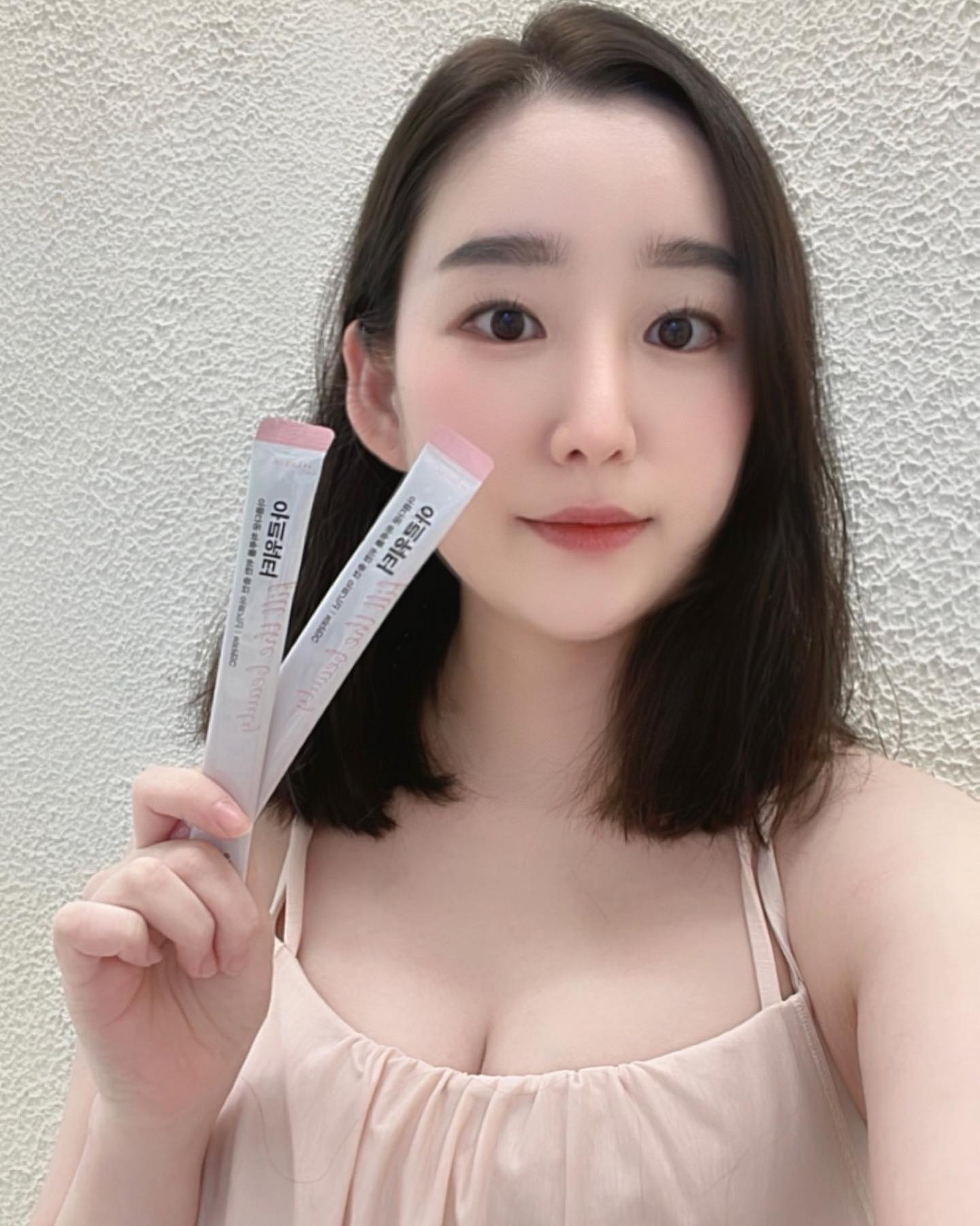 피곤한 월요일 아침 #아르기닌 은 💗필수💗 #운동 할 때도 먹고 안먹고 에너지 차이가 다름!!👍🏾 비타민과 #수분회복까지 해주는 #아르워터 🍋
저희 센터 회원님들은 인터넷 최저가보다 저렴하게 최대 60% 할인된 #공구 가에 구매 가능하세요🙂✨ 맛있는 아르워터 한 잔 하고 #월요팅 팅!!!!