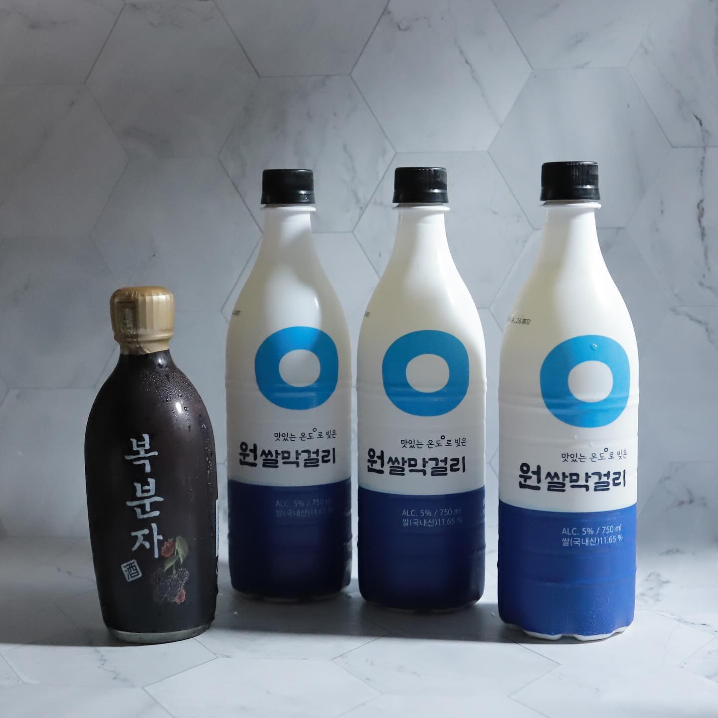 🍶풍부한 탄산감에 감칠맛이 나는 깔끔하고 맛있는 술픽 막걸리
🍷달콤한 맛과 풍성한 향이 매력적인 복분자주까지 모두모두 완벽
.
#업체로부터제공받은제품입니다 #술픽 #막걸리 #전통주 #막걸리추천 #전통주추천 #전통주선물 #맛있는막걸리 #막걸리안주 #대전막걸리 #이마트막걸리 #홈플러스막걸리 #원쌀막걸리 #대전대표막걸리 #복분자주 #복분자술