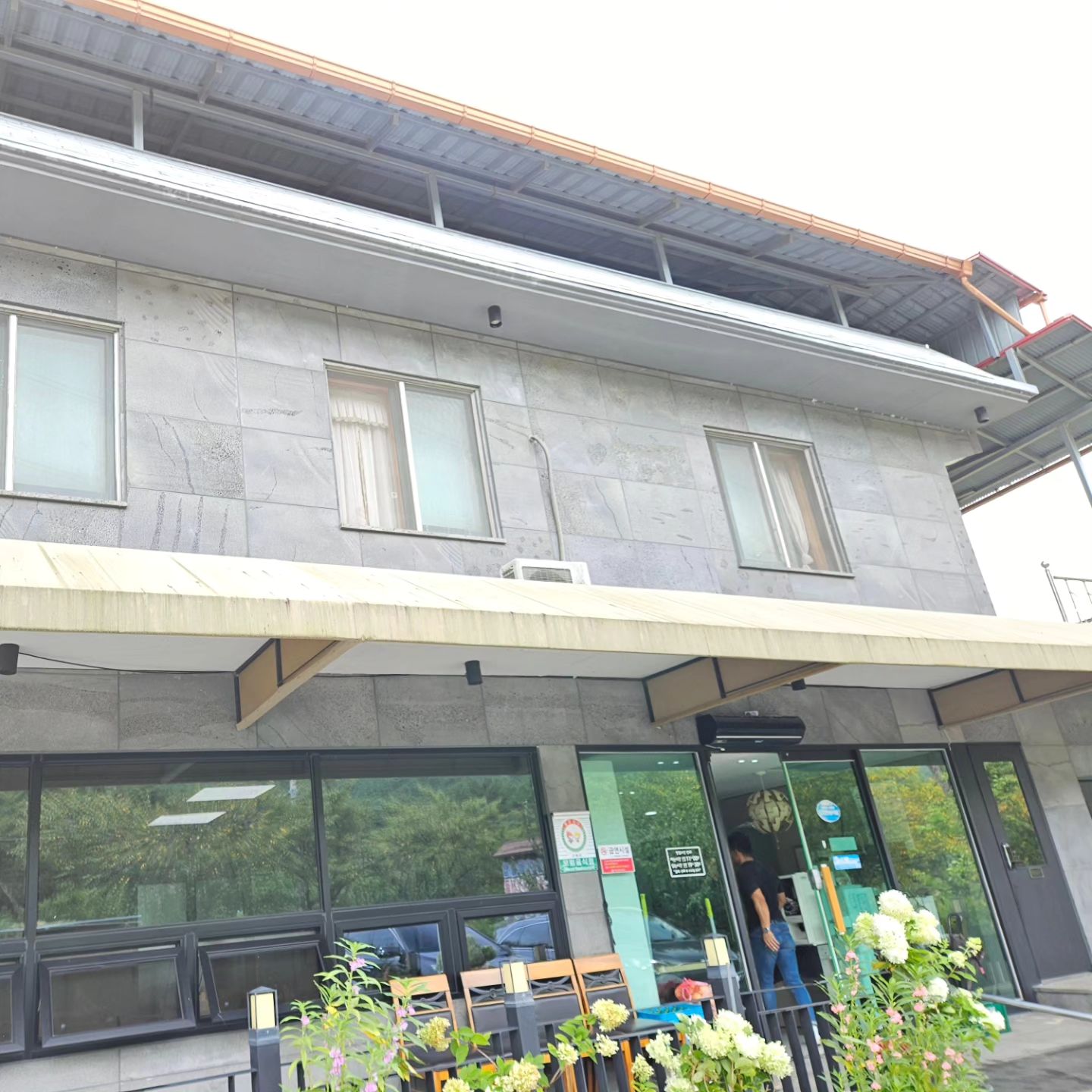 #구례밥집추천 
#구례강남가든 #강남가든
#송이버섯전골
#고택찹쌀생주

칼칼하니 맛있었던 송이버섯전골과
고택생주의 조합이 좋았던 ❤️