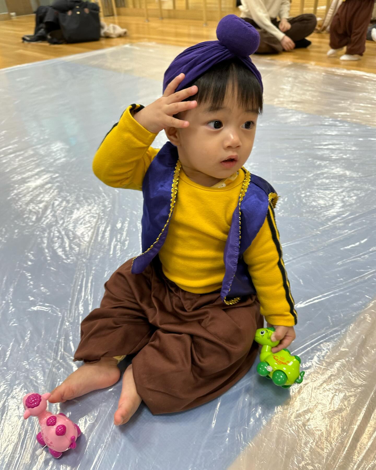 #문센기록

오늘은 알라딘으로 변신!
모래사막 대신 미숫가루사막 가서
신나게 촉감놀이😆

#애기똥풀수업🌱 
#아들맘 #아둘맘 #소띠맘