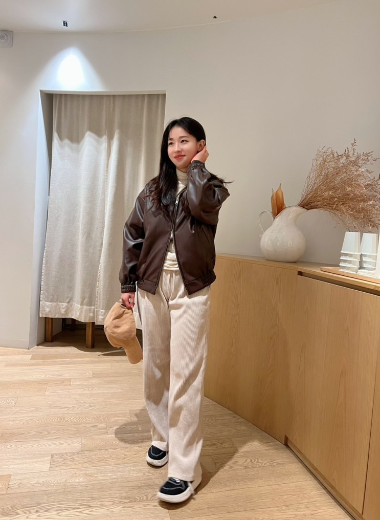 브라운 여자자켓 코디 비바브라운 비건레더 카라 블루종 자켓