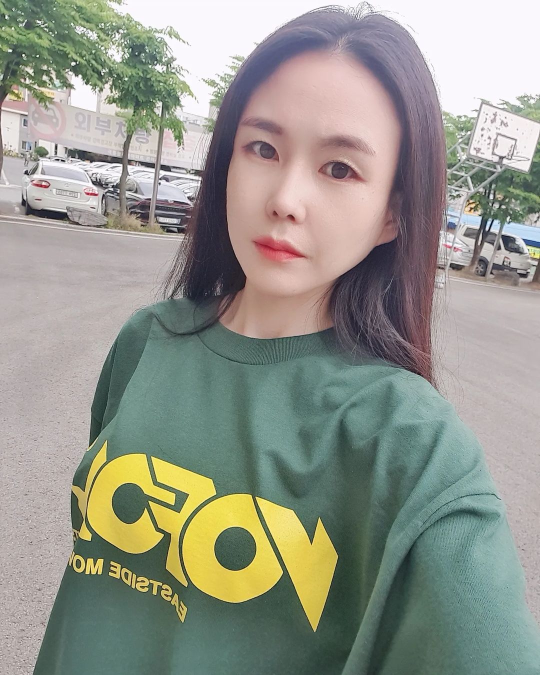 모델 럽썬❤(LIM Seonha) on Instagram: “#광고 외출할때 가볍게 입기좋은 #오버핏티셔츠 #광고#나이키#dickies#stussy#carhartt #newbalance#adidas#10deep#patta #kith#supreme#offwhite#noahnyc…”