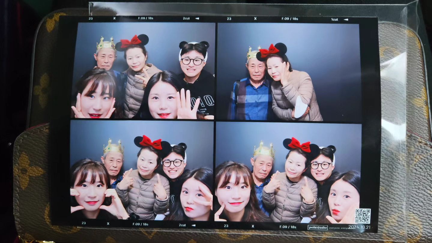 #월요스타그램 #부모님건강검진 #영등포병원 
.
애들셋등원시키고 택시타고 KTX타고 서울행 🚆 
부모님건강검진 일정에 합류
큰맘먹고 진행한 부모님 첫 종합건강검진 
무탈한 결과 나오기를 🙏
전날부터 엄마아빠 모시고 챙겨준 막내 수고했어 👍 
건강검진을 이유로 급모인 삼남매 (서프라이즈~)
엄마아빠가 수면마취서 깬 이후 
대전, 아산에 있어야 할 딸들까지 눈앞에 있으니 깜놀 👀
죽먹고, 롯데백화점에서 차한잔 후 또 각자의 자리로 🫡
건강합시다 ! 🫶
.
#오랜만에기차 #삼남매그램 #월요일일상✔️