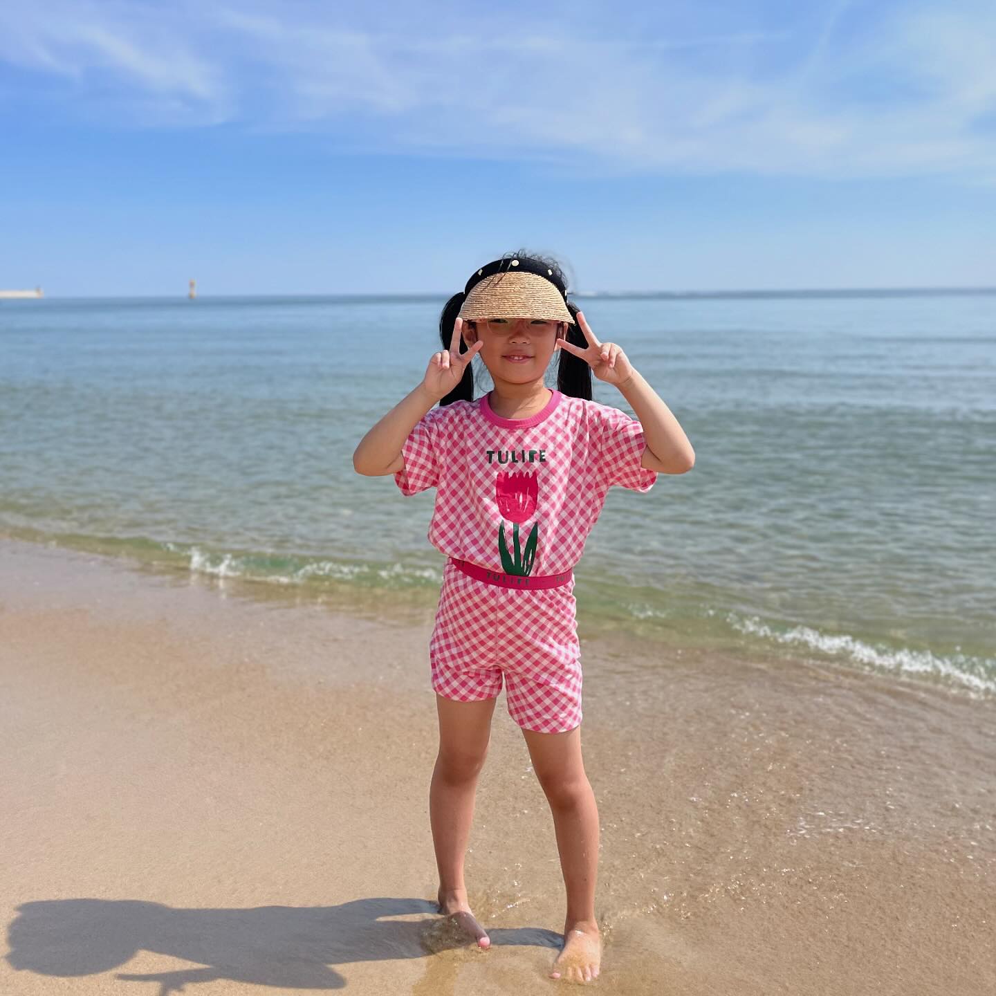 𖤐 

7시에 일어나서 조식때리고
아빠는 방에 쉬러가고 하리랑 둘이 모닝산책 🧡
#넘나내복바람ㅋㅋㅋ 
⠀⠀⠀⠀⠀⠀⠀⠀⠀⠀⠀⠀⠀⠀⠀⠀
⠀⠀⠀⠀⠀⠀⠀⠀⠀⠀⠀⠀⠀⠀⠀⠀
⠀⠀⠀⠀⠀⠀⠀⠀⠀⠀⠀⠀⠀⠀⠀⠀
⠀⠀⠀⠀⠀⠀⠀⠀⠀⠀⠀⠀⠀⠀⠀⠀
⠀⠀⠀⠀⠀⠀⠀⠀⠀⠀⠀⠀⠀⠀⠀⠀
#꽃보다하리🌸 
#엄마랑딸이랑
#삼척여행
#왠일로날씨요정이🧚 
#날씨가다했다☀️😎 

⠀⠀⠀⠀⠀⠀⠀⠀⠀⠀⠀⠀⠀⠀⠀⠀
⠀⠀⠀⠀⠀⠀⠀⠀⠀⠀⠀⠀⠀⠀⠀⠀
⠀⠀⠀⠀⠀⠀⠀⠀⠀⠀⠀⠀⠀⠀⠀⠀