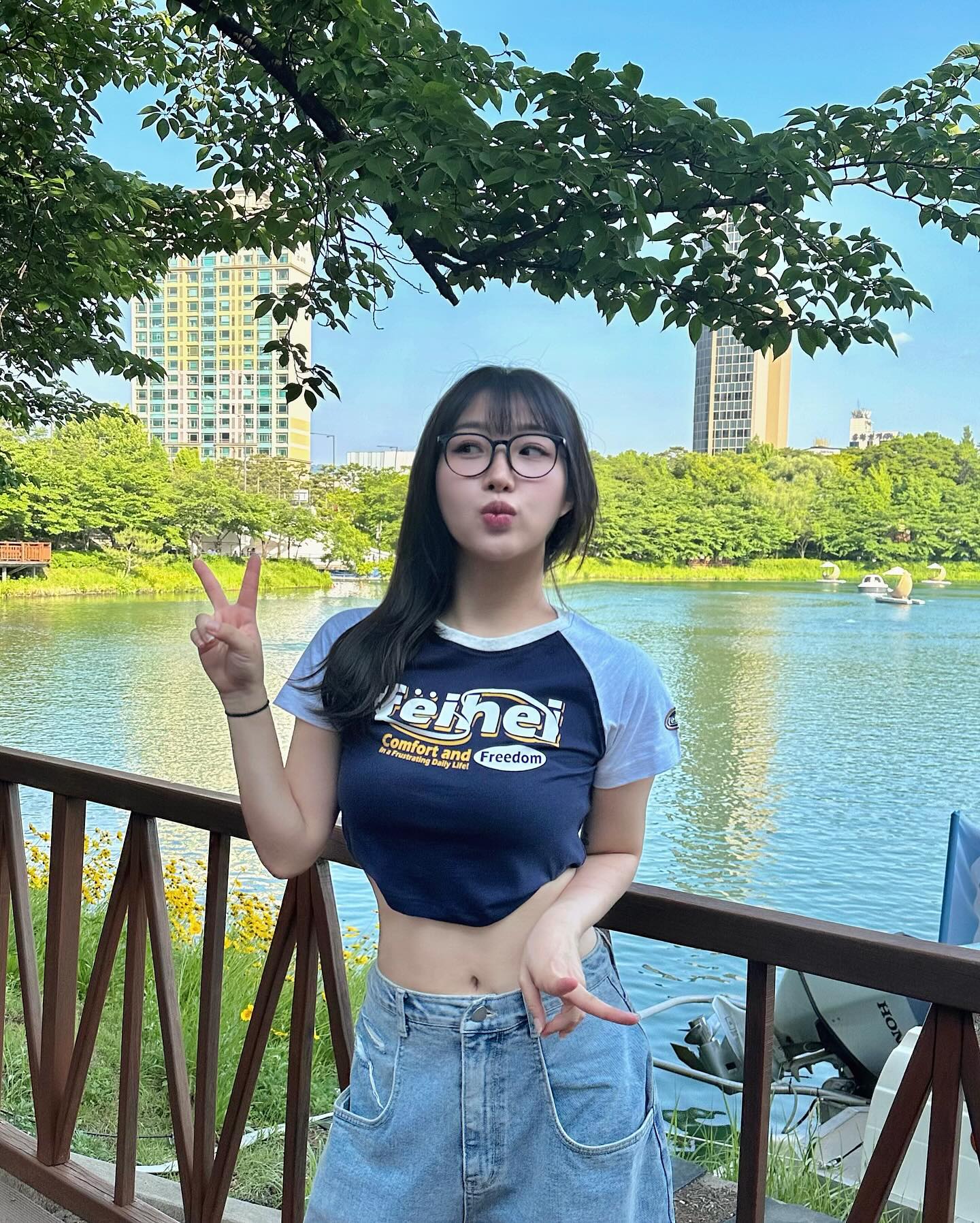 #제품제공 feihei_official neonmuseum.official 
요기 뽀짝미 반팔 잘하는걸 🐰💙
-
#페이헤이 #feihei #네온뮤지엄