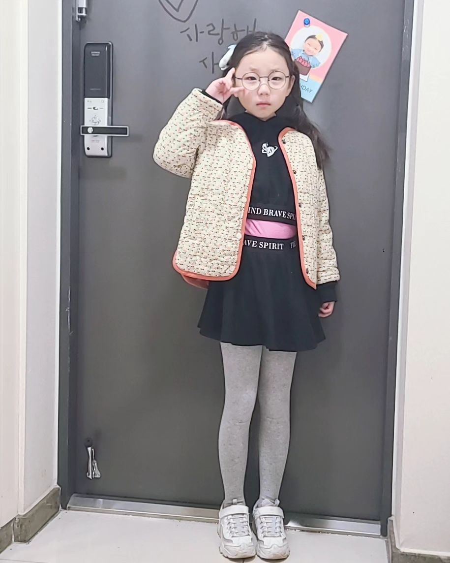 #등교완료✌ 
힘내:) 지극히 FM인 딸에게는 스트레스가 많을 적응기간♡ 
하루종일 긴장한 상태로 수업 받으니 힘들 수 밖에ㅡ
화이팅😍

#할수있다