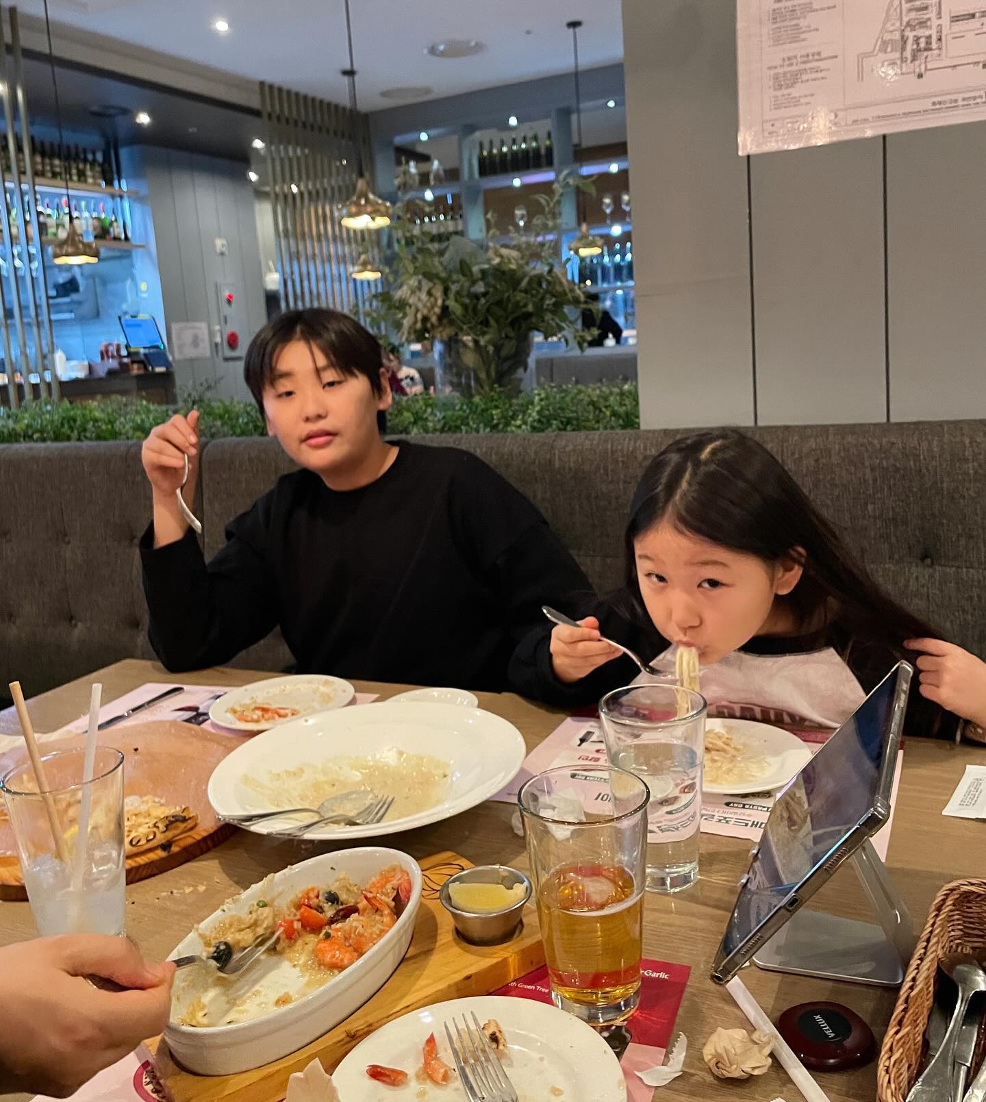 .
.
무섭게 먹네 증맬루ㅎㅎ
일인 일접시 모자라
엄마는 거의 시식수준이었다🤣
우리 서서방이가 할인쿠폰 보내줘서
잘먹었넹❤️
#매드포갈릭