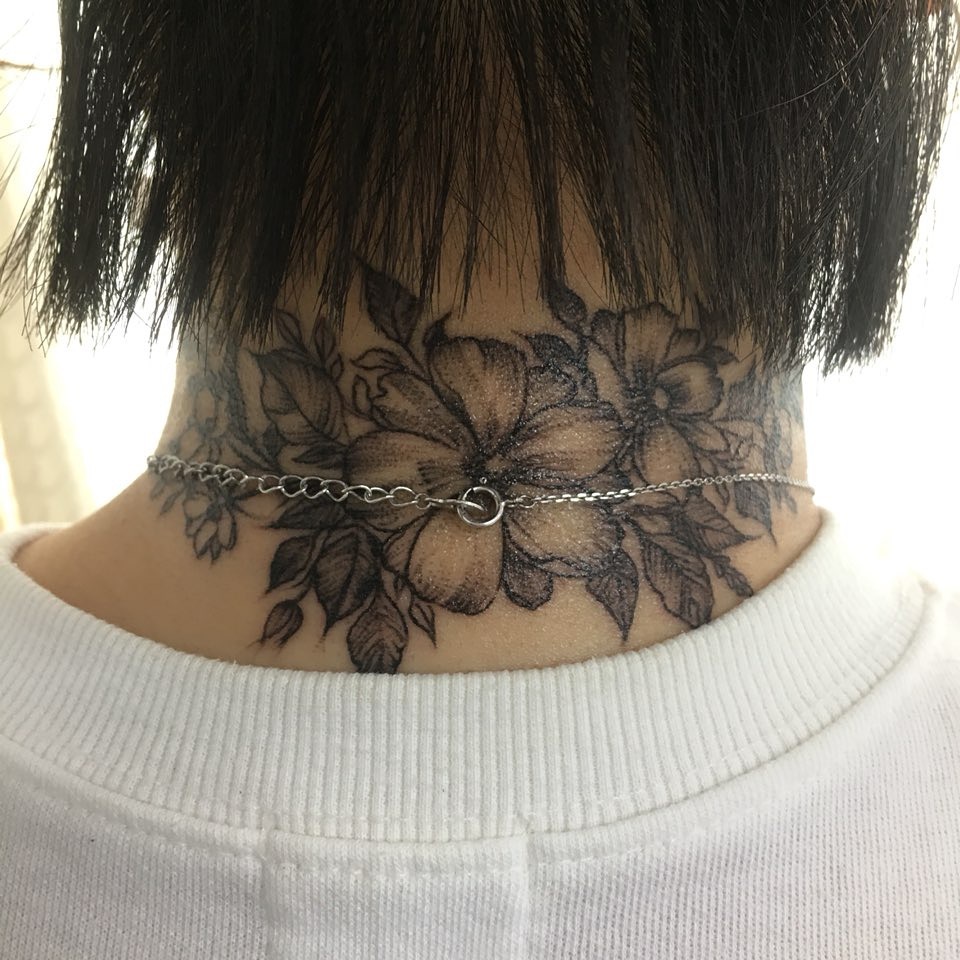 몇 년째 긴 머리 유지 중이라
나도 남도 못 보는 유일무이 타투
그래서 박제📌

#tattoo #타투