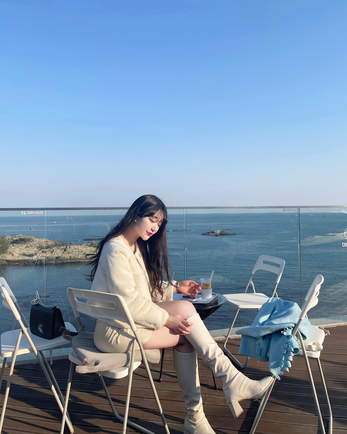 𝑦𝑜𝑢𝑟 𝑡ℎ𝑒 𝑜𝑛𝑙𝑦 𝑠𝑢𝑛𝑠ℎ𝑖𝑛𝑒 𝑖𝑛 𝑚𝑦 𝑙𝑖𝑓𝑒 🫧