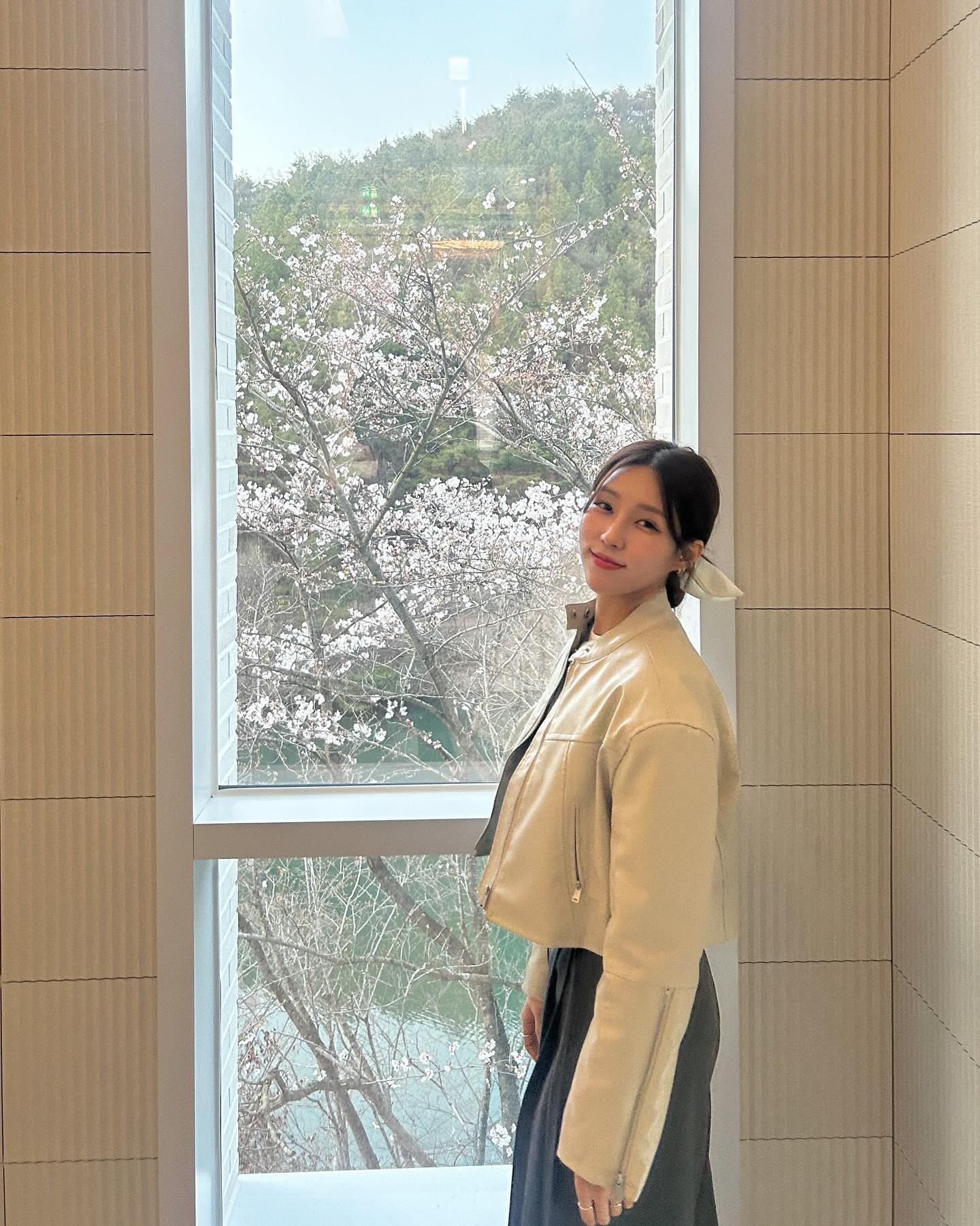 봄 내내 입고 있는 레더자켓 🤍