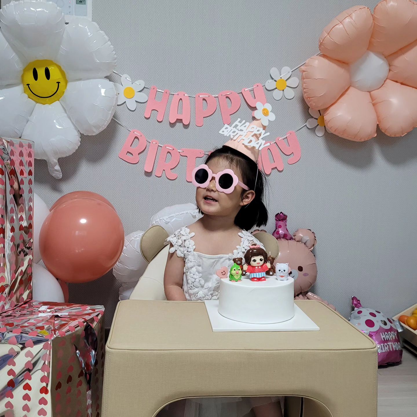 #세돌 
사랑하는 우리 채은이🤍⠀
⠀⠀
생일 너무너무 축하해
엄마딸로 태어나줘서 너무 고마워⠀⠀
⠀⠀
⠀⠀
⠀⠀
⠀⠀
⠀⠀
(생일 지나고 생일피드...😅)⠀⠀
⠀⠀
⠀⠀
⠀