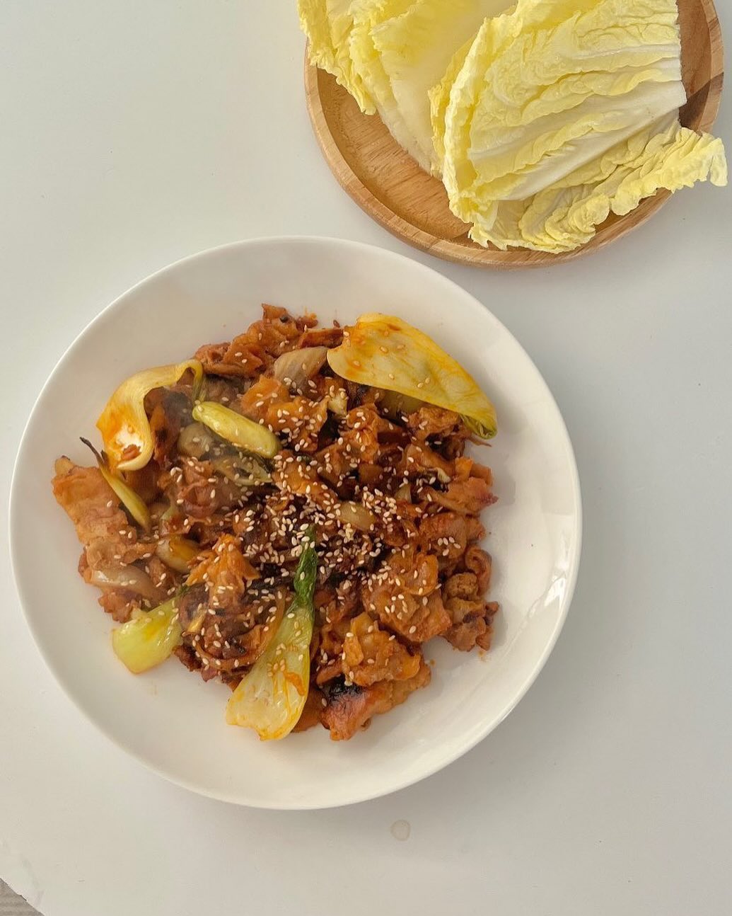 🧑‍🍳: 제육볶음

내가 했지만 엄마가 해준 것보다 맛있게 됐다 엄마미안. 근데 저날만 잘되고 레시피 까먹어서 저렇게 또 안되더라.. 청경채 넣은게 킥임 난 흐물흐물한 야채가 너무 좋아 아니 그냥 야채는 다좋아
