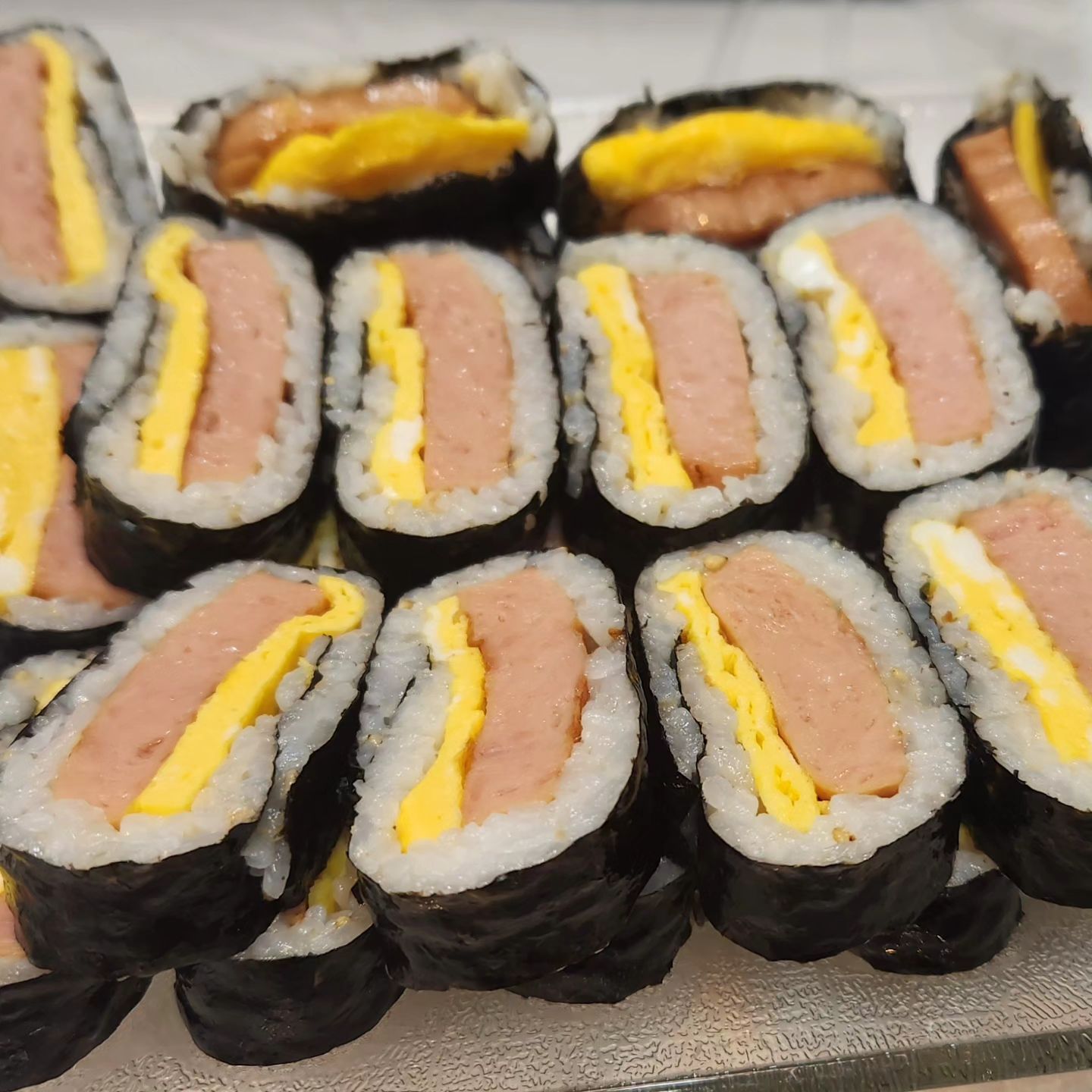 오랜만에 고기사서 누나네가서 저녁~~
안창도 맛있고 김밥완전 취향저격ㅋㅋ
등심도 맛있고 만두샤브샤브도 굿~~
여름이만 무서워서 아웅아웅 거린것빼고는
딱좋았다 ㅋ

#스팸김밥 #안창살 #새우살등심 #JMT #소잡는날 #만두샤브샤브 #맞좋아요 #인친
#먹스타그램 #지구별외계인 #맛스타그램 #선팔 #언팔 #선팔하면맞팔 #언팔체크함