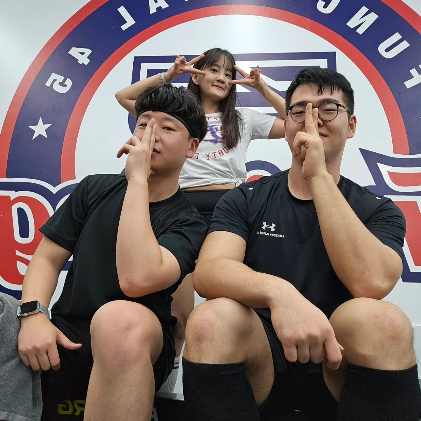 ✨️2023.12.04 월요일✨
피곤하구만❗️

프사오 1탕
사이클 50분

어깨

숄더프레스머신 
30kg 1set 35kg 1set 40kg 1set 
45kg 1set 50kg 1set 

사레레
4kg 5set 6kg 5set 8kg 1set

덤벨 뒷어깨 14kg 5set 

원판 앞어깨 10kg 5set 

덤벨 숄더프레스 10kg 깔짝

복근 깔짝2

피곤하구만 2222

#다이어트전후 #다이어트기록 #다이어트계정 #다이어트 #다이어트그램 #다이어트식단 #다이어트일기 #헬린이 #헬스스타그램 #오운완 #직장인다이어트 #업타운피트니스 #업타운휘트니스 #업타운휘트니스돌곶이점#f45 #f45euljiro