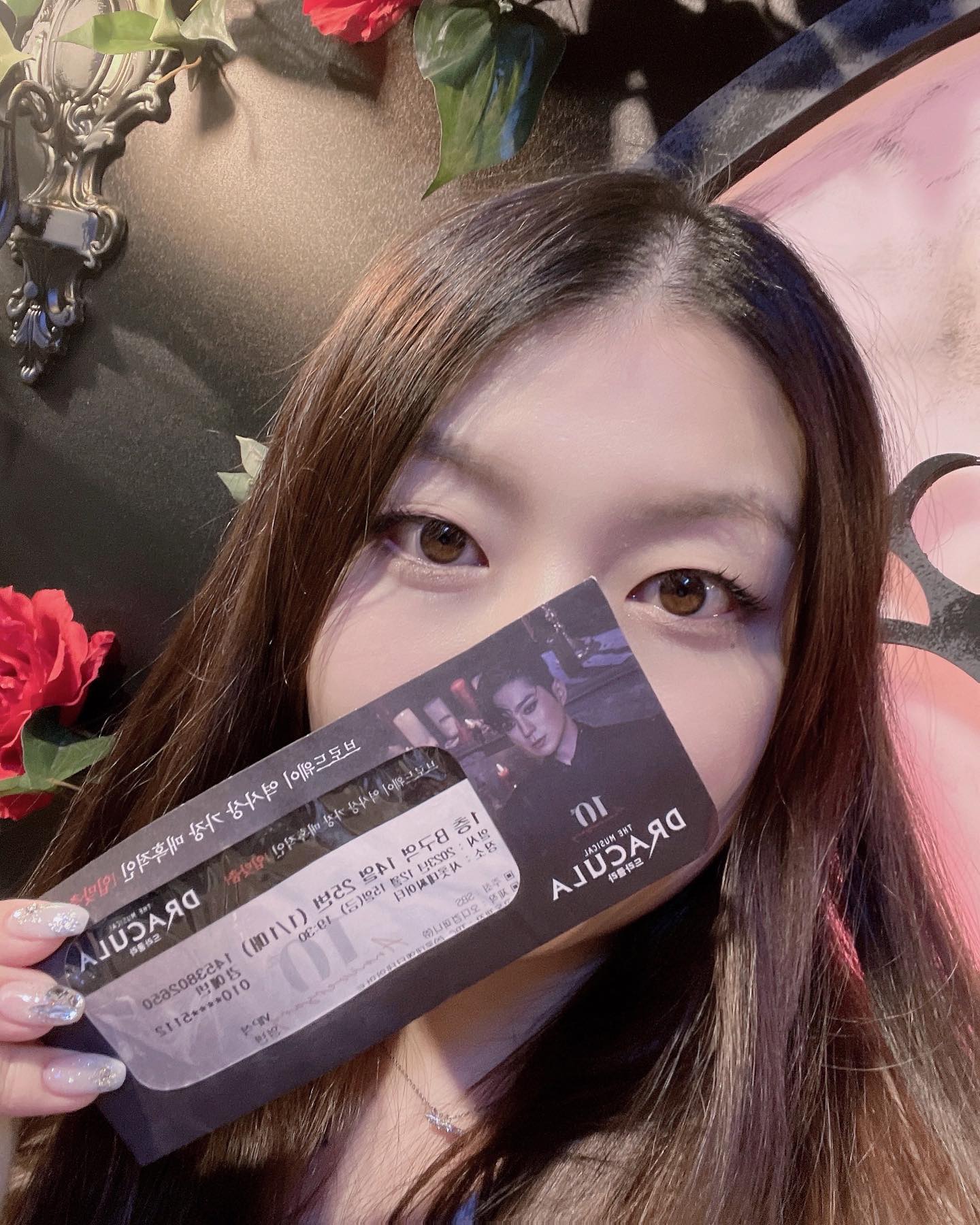 드라큘라10주년🧛🏻 

전동석 목소리도 성량도 개미쳤구 

드라큘라 연출 진짜 개미쳤다

동큘은 봤으니 이제 담달은 샤큘이닿ㅎ