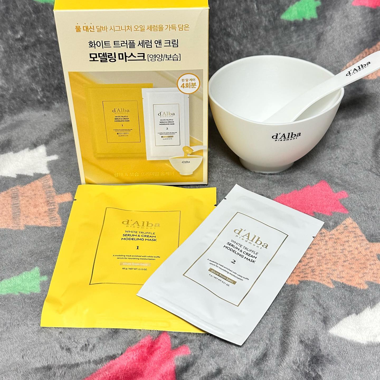 #협찬

팩하고 난 후 따로 수분크림이나
보습크림 바르지 않아도 촉촉해서 좋네요.

팩하는동안 시원시원해서 좋고 떼어낼 때도 깔끔하게
잔여물 없이 쉽게 떨어지는 모델링팩이라서 좋고
달바의 풍부한 영양 성분을 담았기때문에
마르지 않고 영양과 보습, 광채피부로 거듭날 수 있네요.

달바의 농축 세럼을 담아서 물 넣지 않고 바로 세럼만 섞어서
사용하는 간편 모델링팩으로 꿀피부 되어볼게요

#모델링팩 #달바모델링팩 #비건모델링팩 #모델링팩추천 #올리브영모델링팩 
#촉촉하다 #시원하다 #깔끔하다 #잘떨어지네 dalba_piedmont