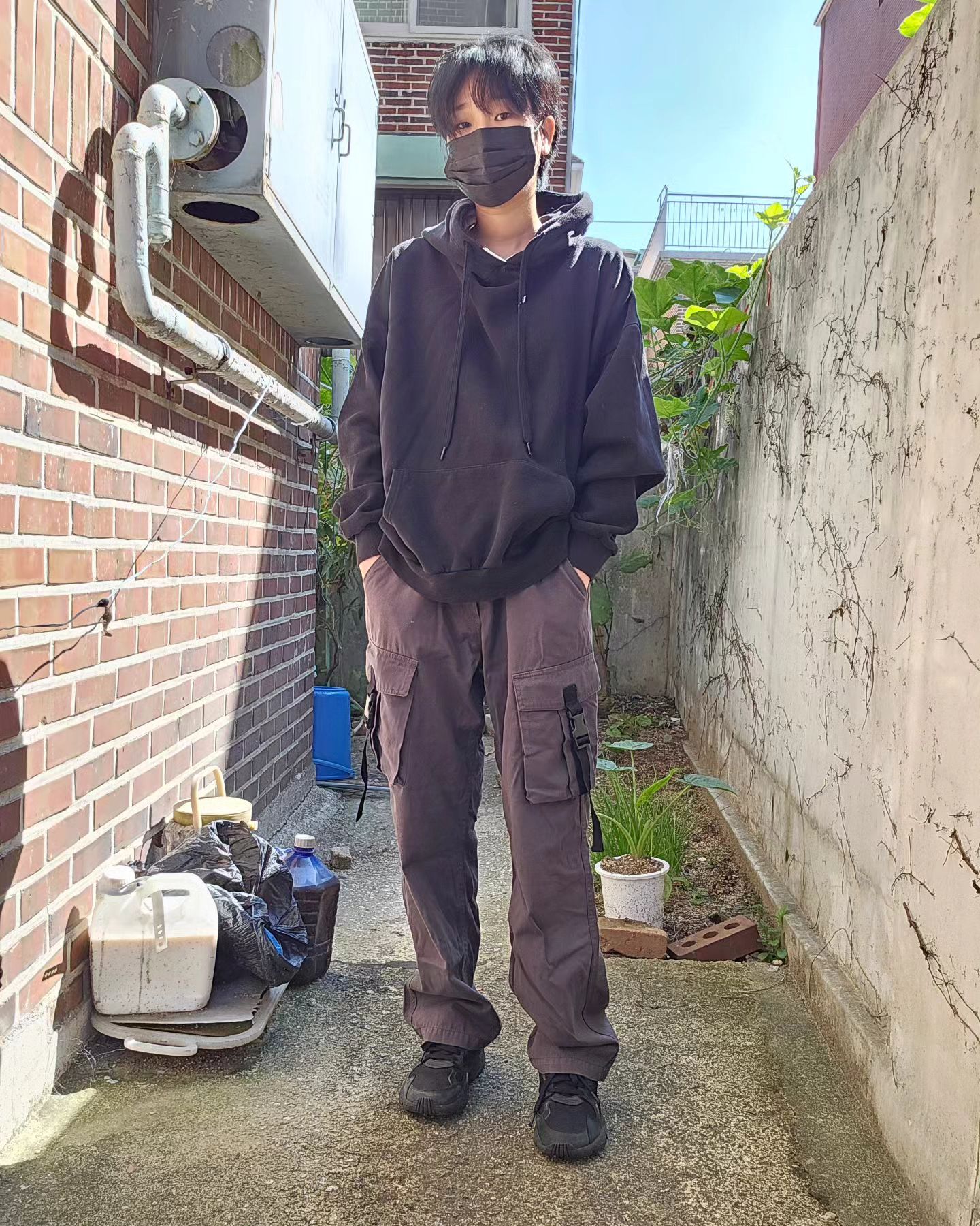 오늘의 노동복!
베이직하게 무지후드티🖤🍂

날씨가 가을인지 여름인지 모르겠네요ㅠ😭

밤에는 춥고 낮에는 덥고... 어찌하란말이야😅☀
