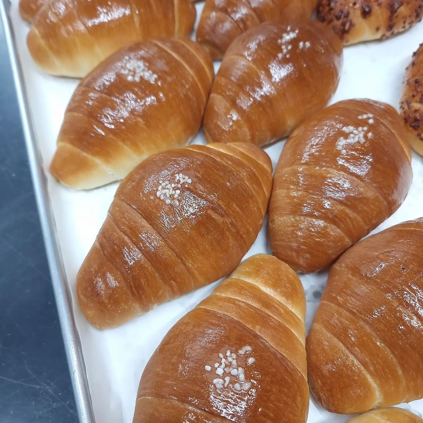 .
 ⠀ 
잠도 안오고 소금빵 먹고싶다.... 🥐
 ⠀ ⠀ ⠀ 
 ⠀ 
 ⠀ 
 ⠀ 
#일상 #일상스타그램 #오늘 #데일리 #데일리그램 #일상기록 #인스타일상 #일기 #daily #instadaily #instagood #소통 #좋아요 #선팔 #맞팔 #팔로우 #일상그램 #사진스타그램 #데일리스타그램 #일기장 #일기그램 #하루일과 #그냥 #그냥그램
#소금빵#소금빵맛집#소금빵🥐