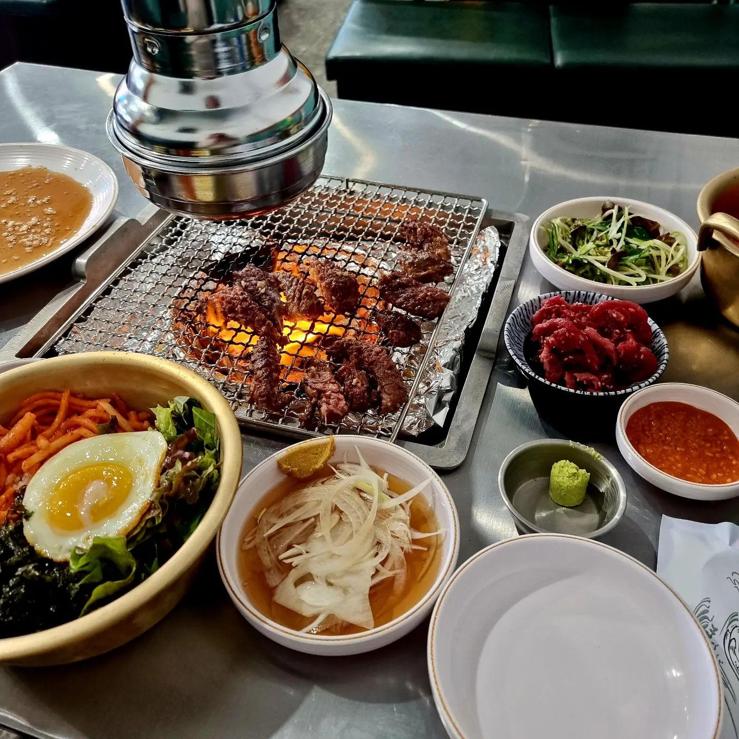 🍽#협찬 #2023혠님맛집 백마흔네번째집
🥩🍶#영삼이네 우정소갈비 동탄점
☝🏻소고기구이
🗺경기 화성시 동탄중심상가1길 33 1층 109, 110호
⏰️주중 15:00 - 23:00
22:30 라스트오더
⏰️주말 12:30 - 23:30
23:00 라스트오더
📋양념 정 갈비 340g 33,800원
📋계란찜 3,000원
📋무생채 비빔밥 5,000원
📋별빛청하 2병 12,000원
👶🏼일요일 한주 마무리
이틀연속 남광장 가서
소갈비로 맛있게👶🏼👍🏻
.
#여행 #맛집 #카페 #술
#food #coffee #alcohol
#hyennimmm #혠님
#혠님화성 #혠님고기
#좋아요반사 #맞팔 #소통 #일상
#KOREA #Korean #Southkorea
#instafood #instagood