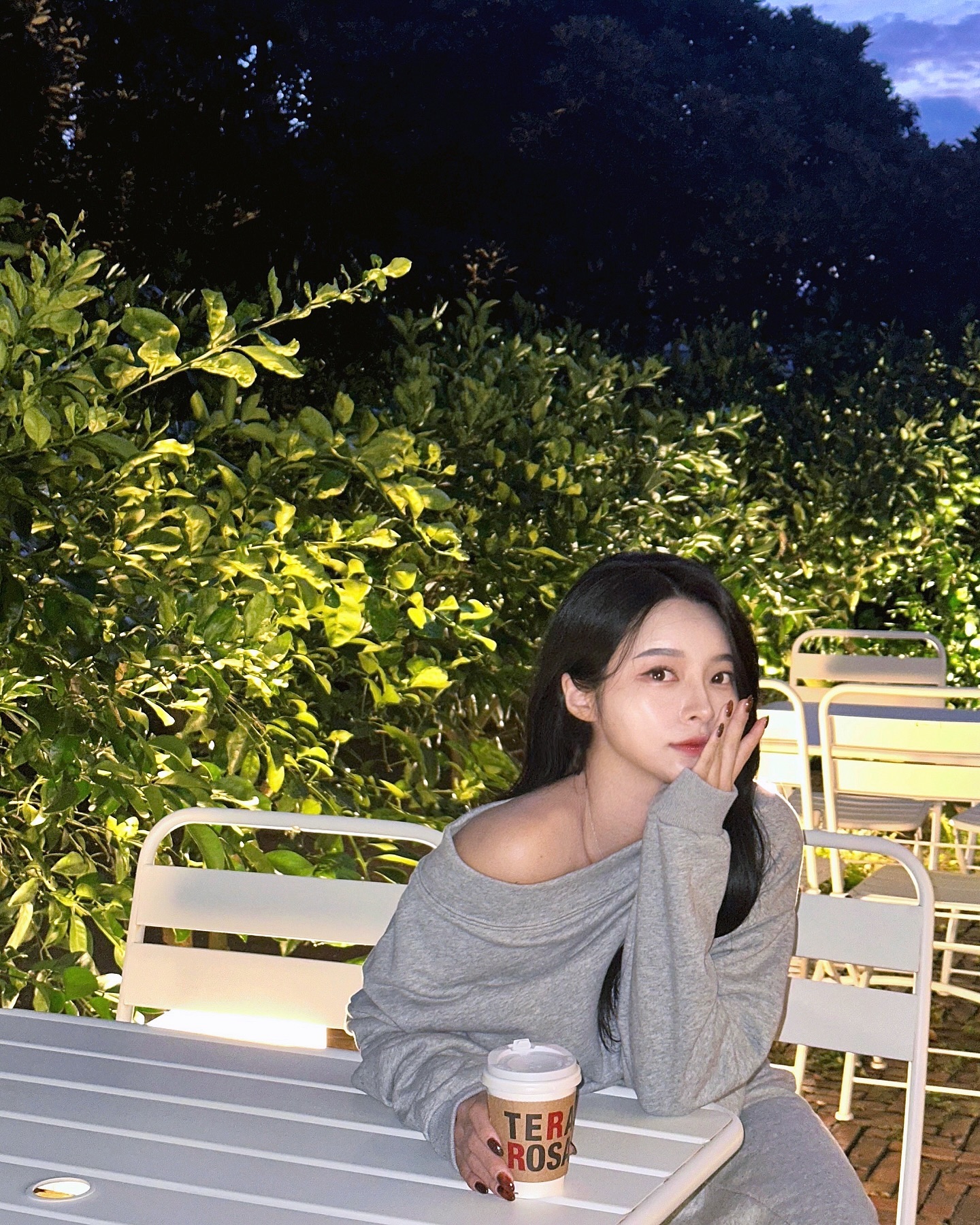 낮 카페를 원해욤 .. ღ