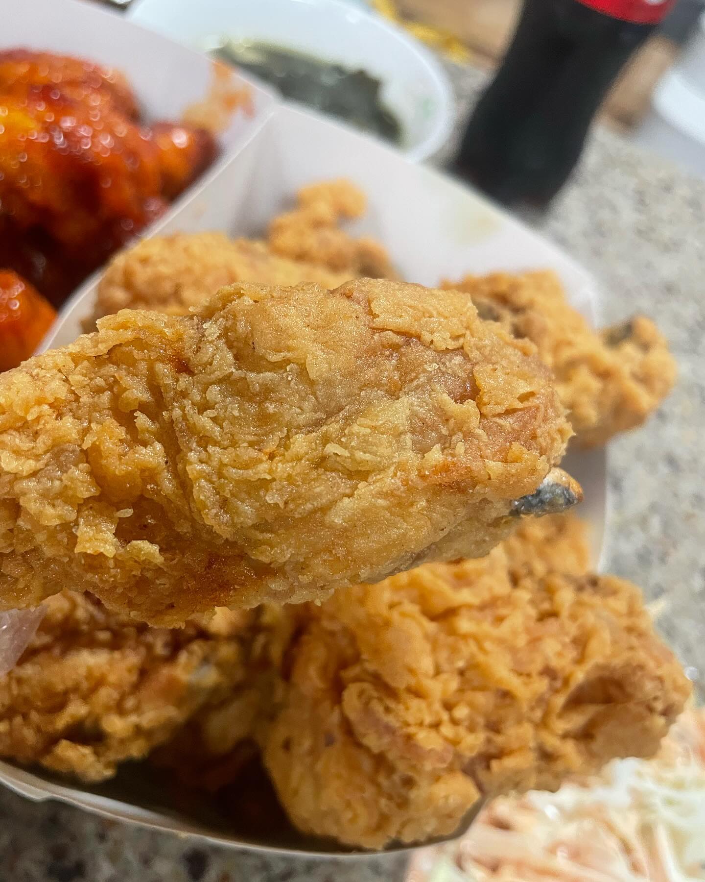 축구하는날은 치키니!!!!
 간만에 먹는 멕시카나 맛있는걸😋

#치킨 #멕시카나 #먹팔 #맞팔 #선팔하면맞팔