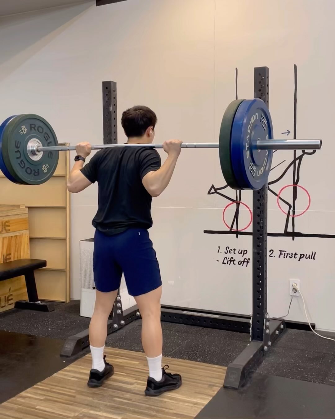 뒤로 갈지언정 내리지는 않았습니다
(아직ㅋㅋ)

#크로스핏 #역도 #crossfit