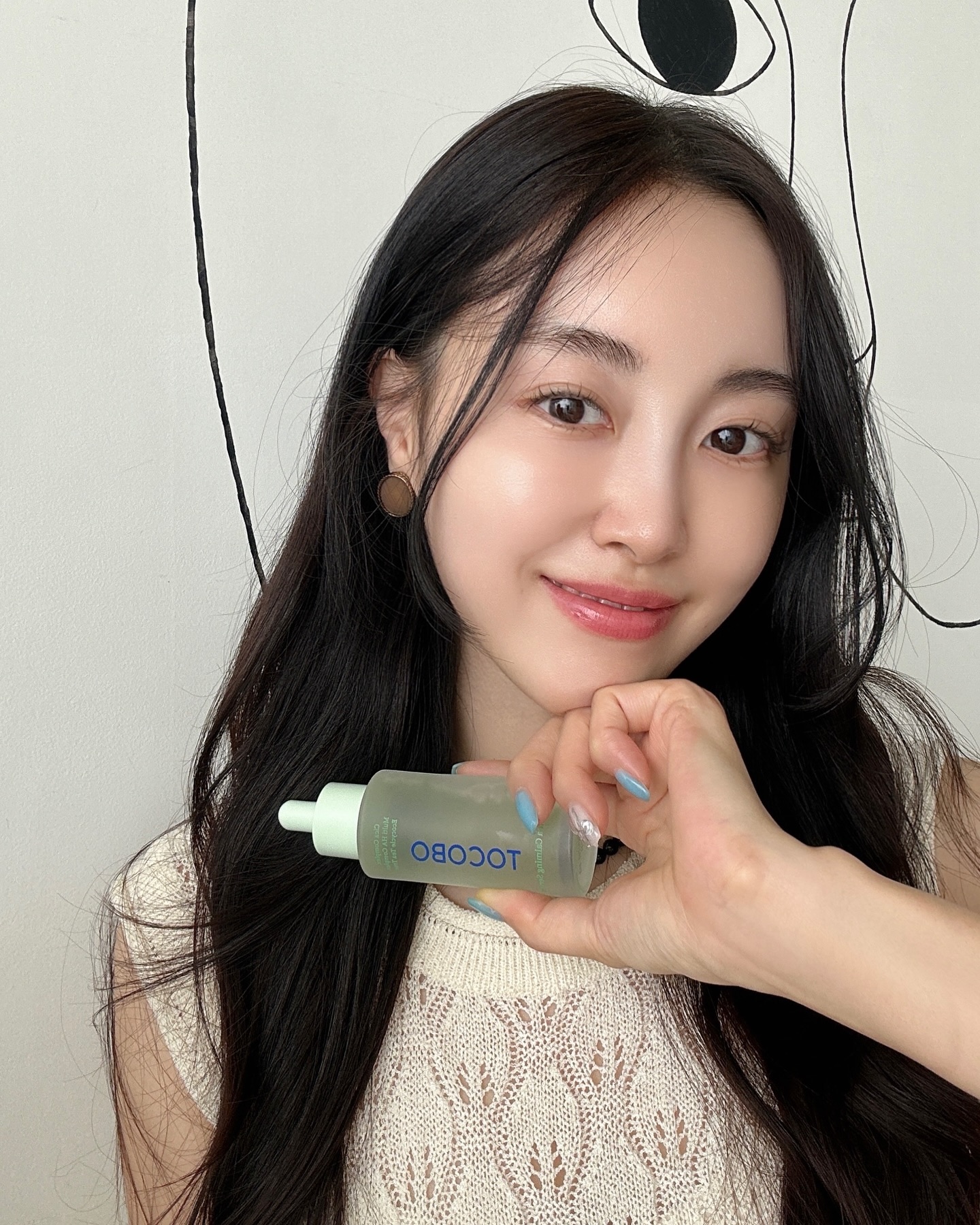 더운 날씨로 자극받는 피부 #제품제공 토코보 시카 카밍 세럼으로 진정 관리 시작했어요 -ˋˏ ♡ ˎˊ-

새롭게 런칭한 #시카카밍세럼 워터리한 제형의 시카 콤플렉스와 멀티 히알루론산이 바르는 즉시 산뜻하게 흡수되면서 #3초진정세럼 이름처럼 퀵한 진정케어를 도와줘요. 예민해서 아무거나 못 바르는 내 피부에도 편안하게 촉촉함이 가득!

🔗 신제품 련칭 기념 공식몰 30% 할인 놓치지 마시길 바라며!
#민감성 #지성피부 토코보 시카 카밍 세럼으로 관리해보세요 🌱💚

tocobo_official #협찬 #토코보 #TOCOBO
#시카카밍 #수분세럼 #속보습세럼 #세럼추천 #진정스킨케어