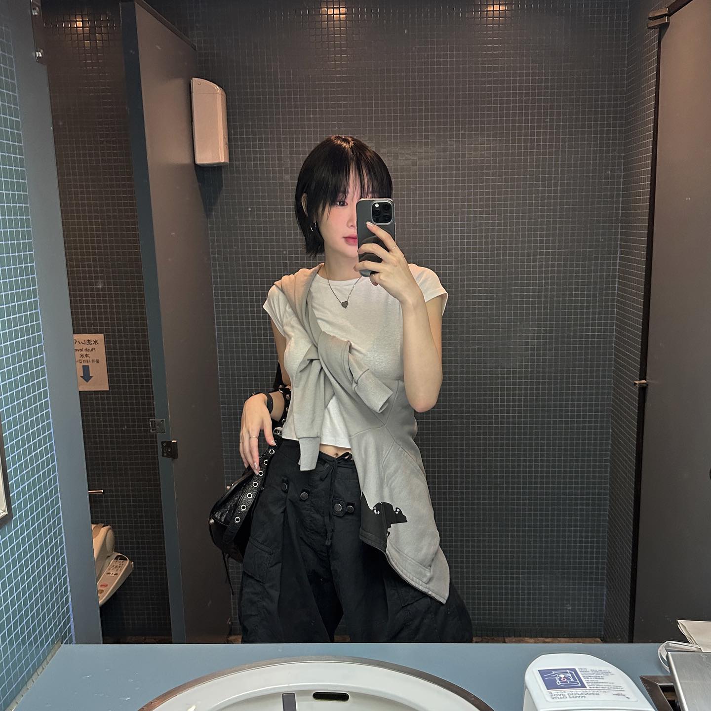 🤓🤍
일본에서 기모 후드 사 와서 내년에 입으려고 했는데 요즘 입는 중 ㅋ.ㅋ