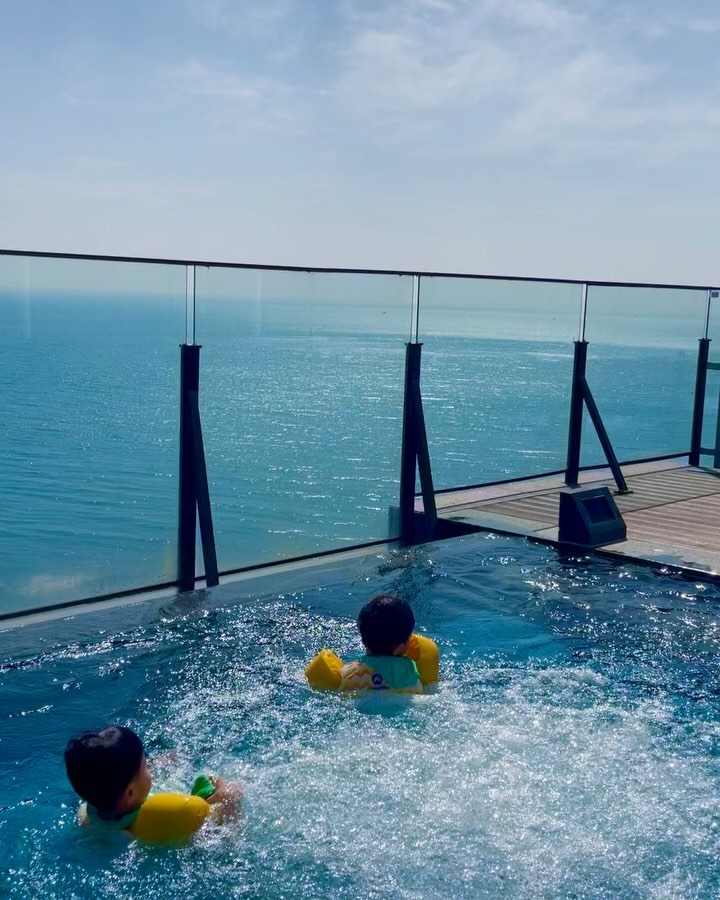 처음 방문한 맥퀸즈풀 
프라이빗하고 넘 좋아🫶🏻❤️