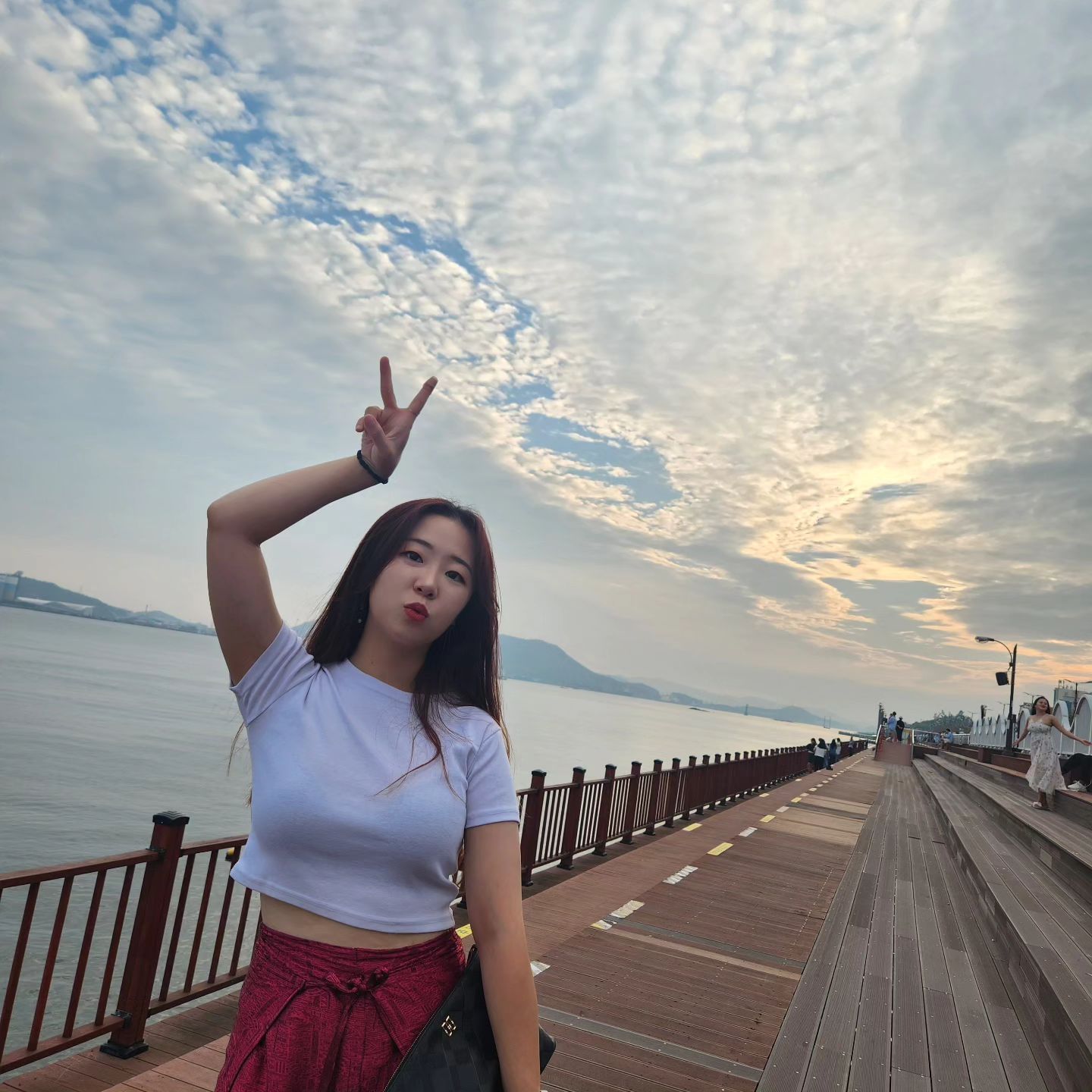 2023.9.30.토
추석 특집 3일차

🩷엄마 와의 여행 & 오빠🩷
👉 점심 : 콩나물 국밥 + 돼지국밥
👉 사우나
👉 저녁 : 목포 솥뚜껑 삼겹살 (대 + 된장찌개 + 비냉 + 물냉 + 술)
👉 리터 카페
👉 목포 불꽃 축제