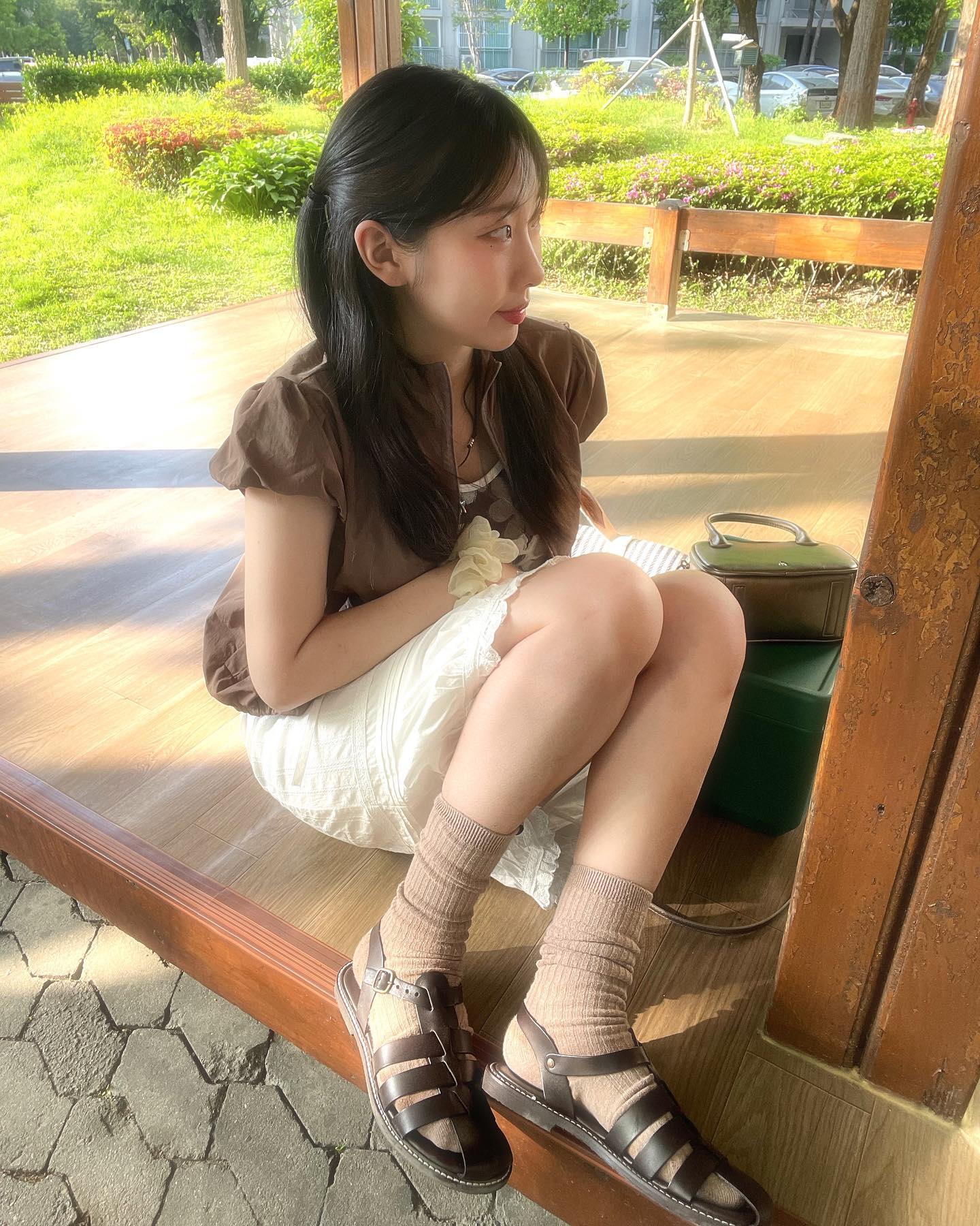 반팔입어도 더운 날씨 @.@
멀리 가지 않아도 눈에 보이는 풍경이 푸르러서 넘 좋당
햇빛받으며 산책만해도 힐링 ~*