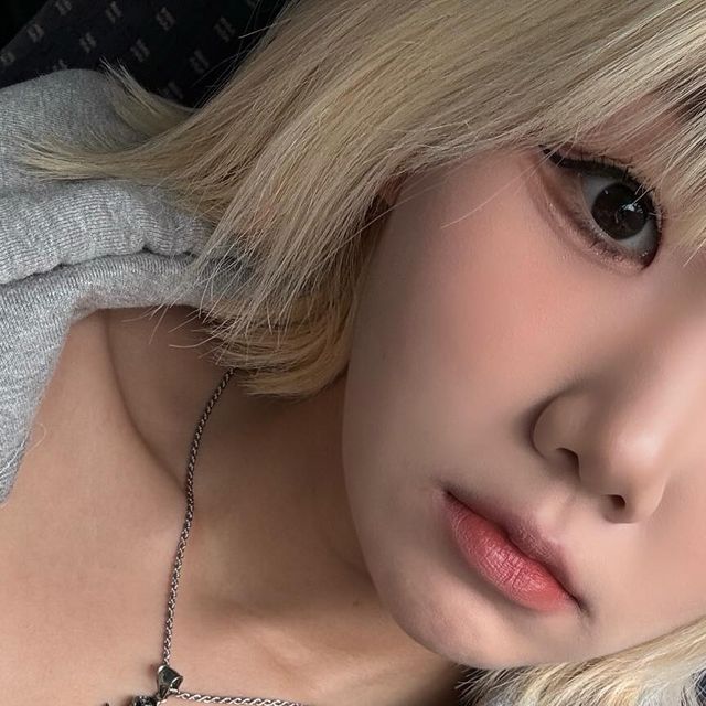  김태연 on Instagram: "부산🩵"