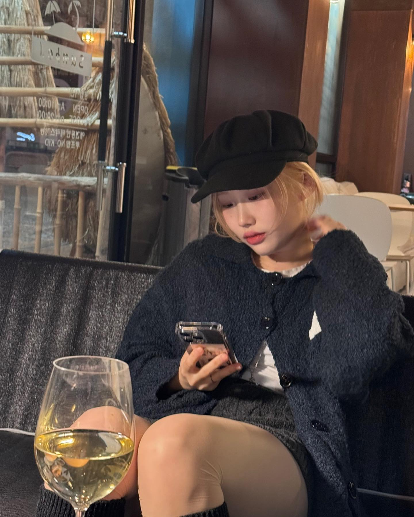 인스타 웨 뒤에 다 자르는거야,,,