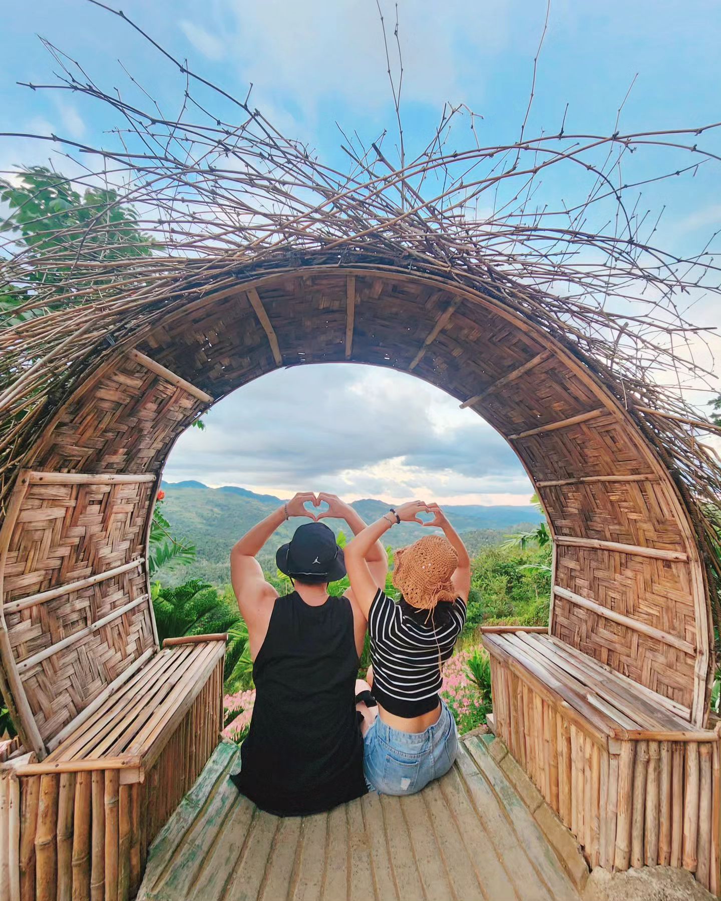 갑분 여름 모드💚🌴
세부 갔다온지 벌써 거의 한달 되가는거 실화입니까ㅠㅠ
여보랑 신혼여행 두번 가자는거 약속 지켰넹ㅋㅋㅋ
내년에두 여행 갑시더 내사랑💕
이번 여행도 너무 즐거웠어요😚
.
.
.
#세부 #세부여행 #커플여행 #시라오가든 #필리핀 #부부여행 #부부의세계 #cebu #philippines #mabuhay #mahalkongpilipinas🇵🇭 #siraogarden #marriedcouple