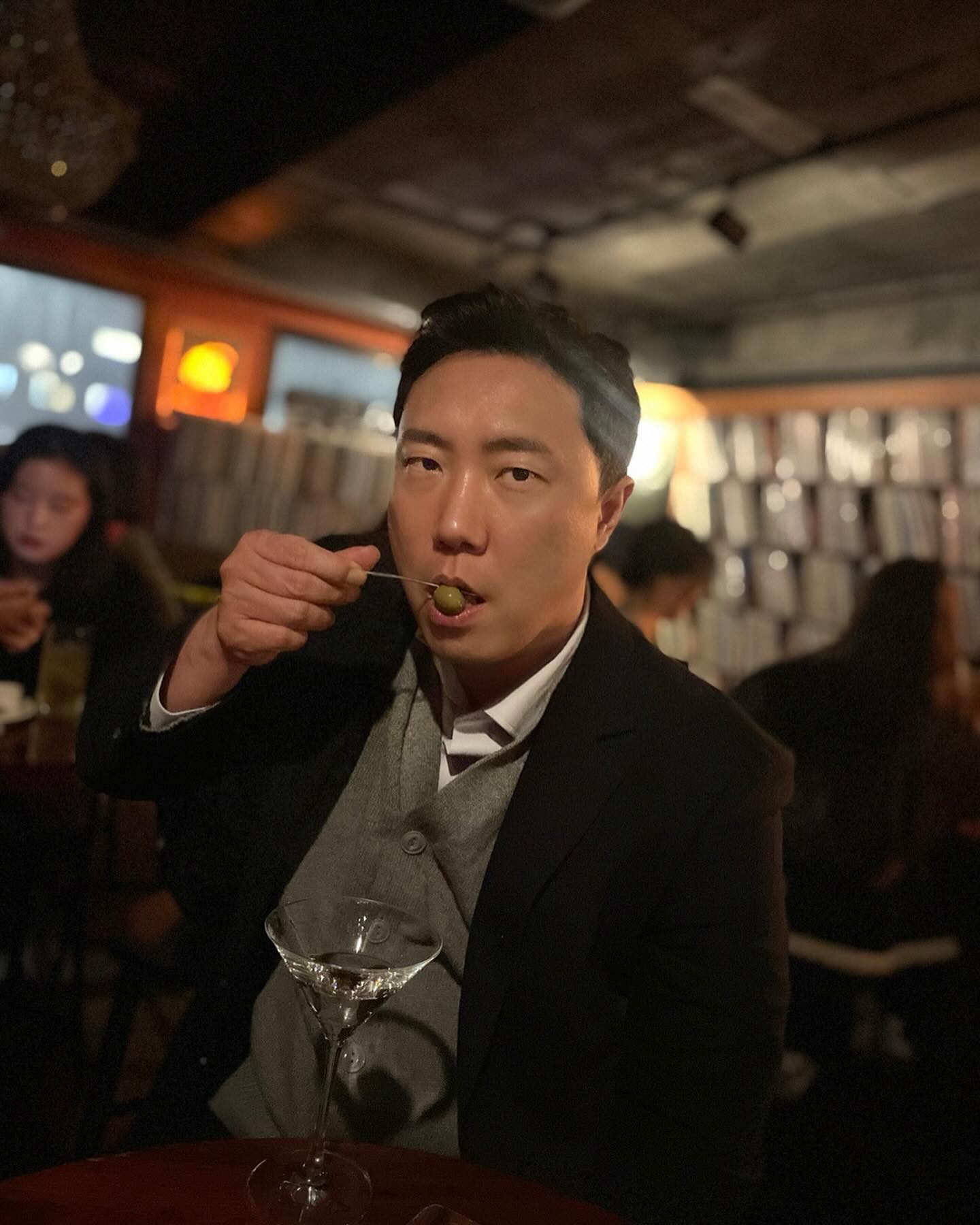 여기 너무 좋네요
Music w/ Martini and Rum & Coke

vibdblvd
