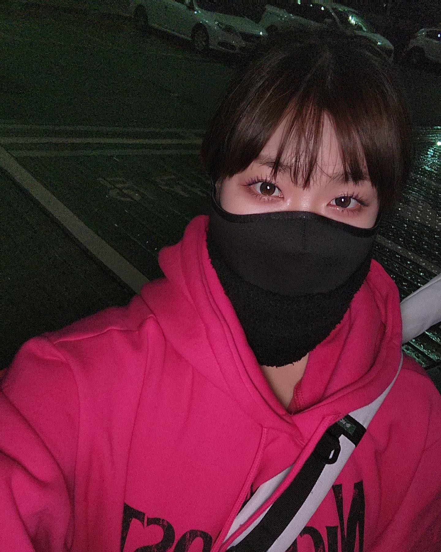 #협찬 
incontro.official 
인콘트로에서 3D 방한 마스크를 제공해주셨어요😊

어제 비가 오기 시작하더니 더 추워지더라구요🥶

배드민턴 가기 전에 이동할때부터 착용해봤는데 
운동할때나 일상생활 할때도 너무 쓰기 좋습니당👍

마스크에 화장이 묻어날까 걱정하시는 분들도 많을텐데 
걱정없이 쓰셔도 될 것 같아요😎

✨향균 99.9%
✨김서림 방지
✨4-way 신축성
✨얼굴소멸 shape!

마스크 사이즈도 넉넉하고 입체감 있어서
숨쉬기도 편하고 얼굴도 작아보인답니당😊

#겨울등산 #인콘트로마스크 #향균마스크 #빨아쓰는마스크 #숨쉬기편한마스크 #컬러마스크 #방한용품 #like #좋반 #ootd #겨울 #selfie #셀스타그램 #협찬문의 #협찬환영 #인콘트로서포터즈 #인콘트로 #incontro #서포터즈 #겨울스포츠 #일상 #daily #추천