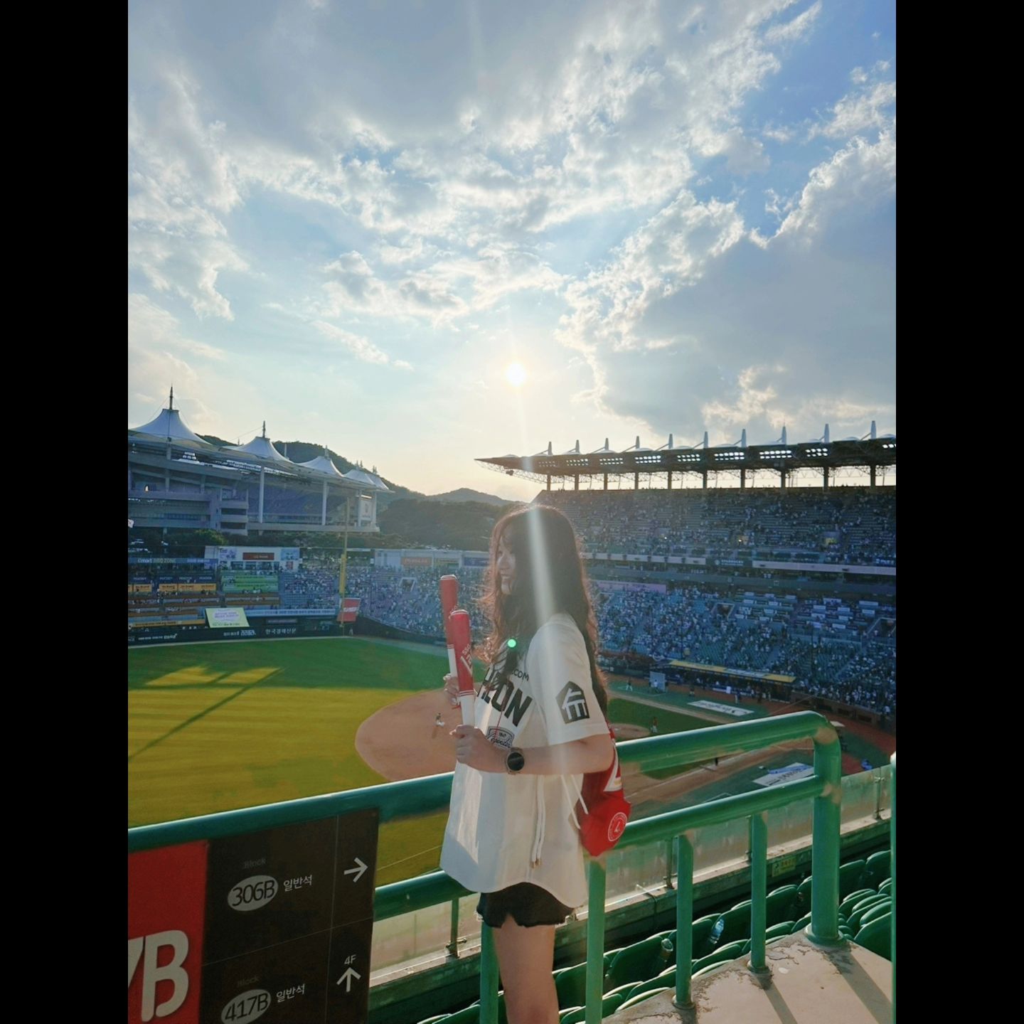 240915 삼성전 9:14 역전 재역전 재재역전 승리 ❤️
준재 포카 뽑으려고 급하게 갔는데 세상에 또 승요잖아🧚🏻‍♀️
덕분에 어웨이 짐쌕도 개시해버려따
내 티켓 파우치 이뿌지